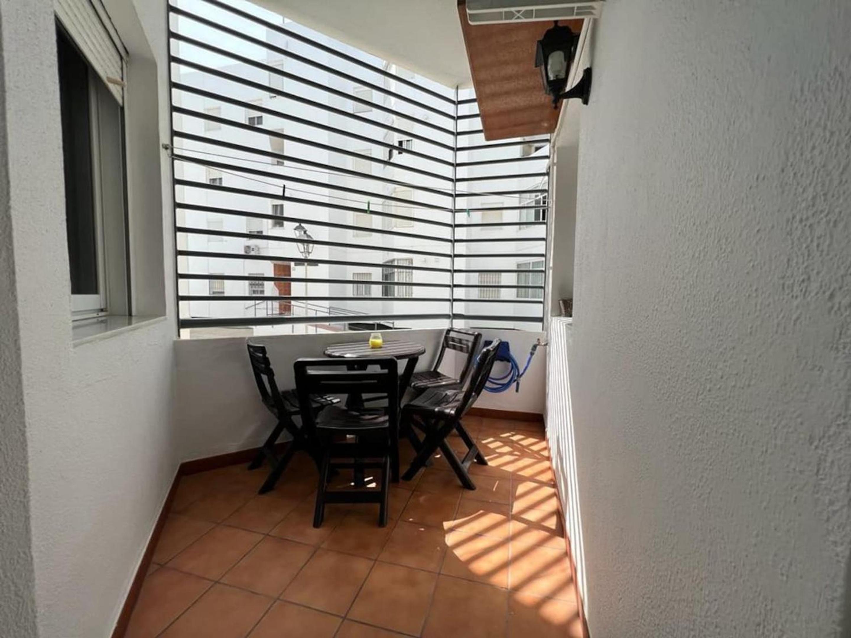 Spacious Apartment in Barbate with Air Conditioning and Comfort