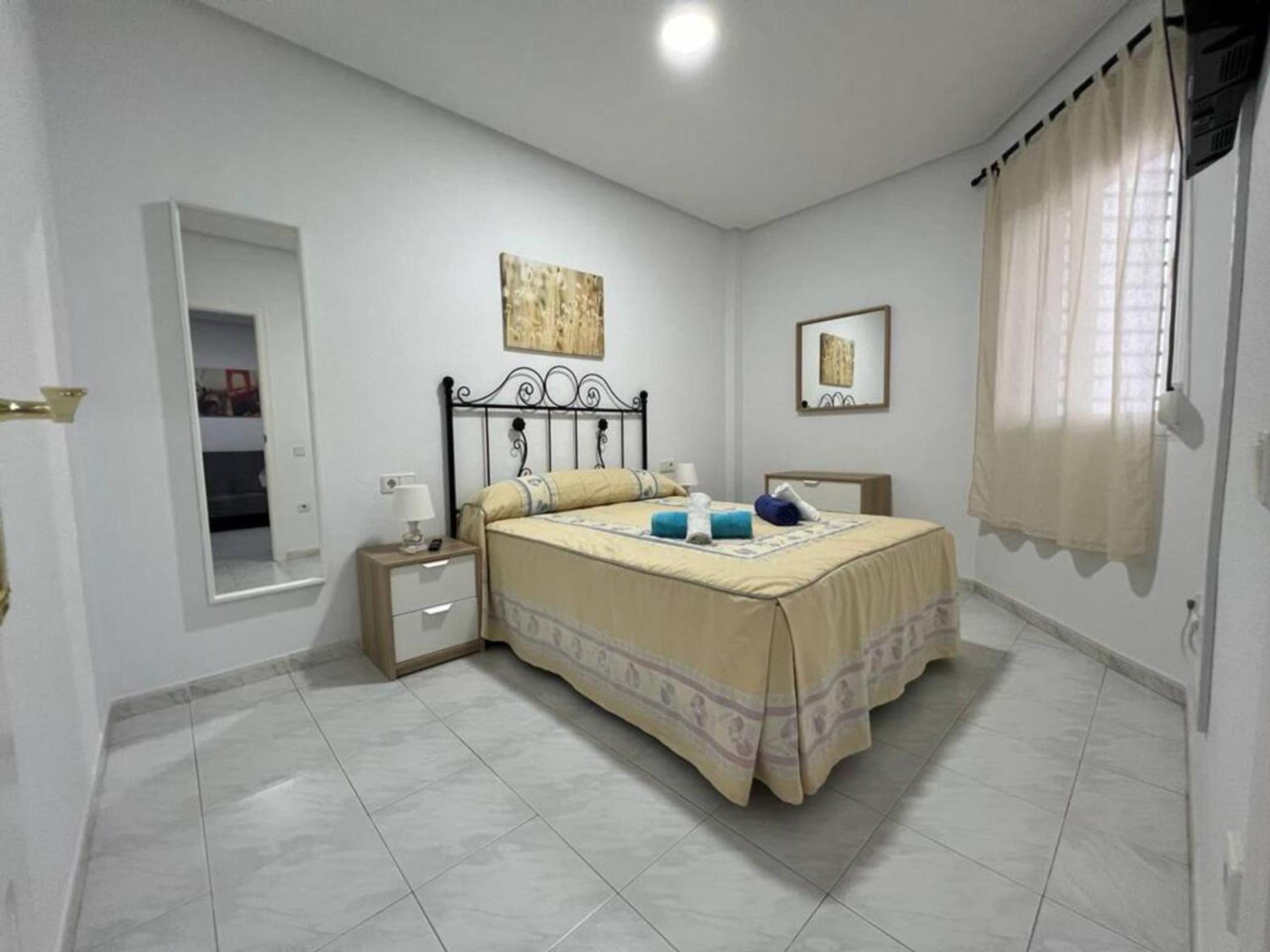 Spacious Apartment in Barbate with Air Conditioning and Comfort