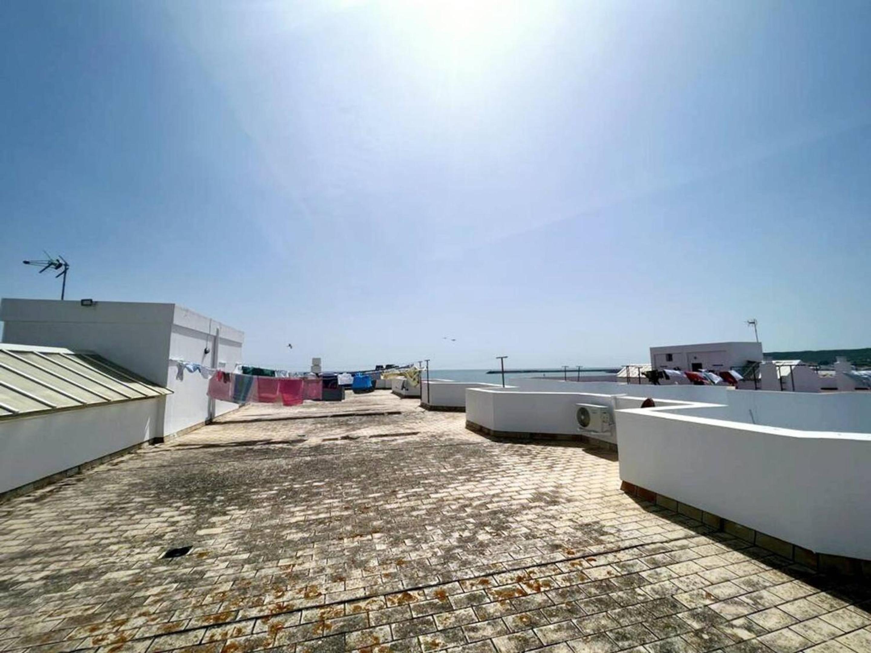 Spacious Apartment in Barbate with Air Conditioning and Comfort