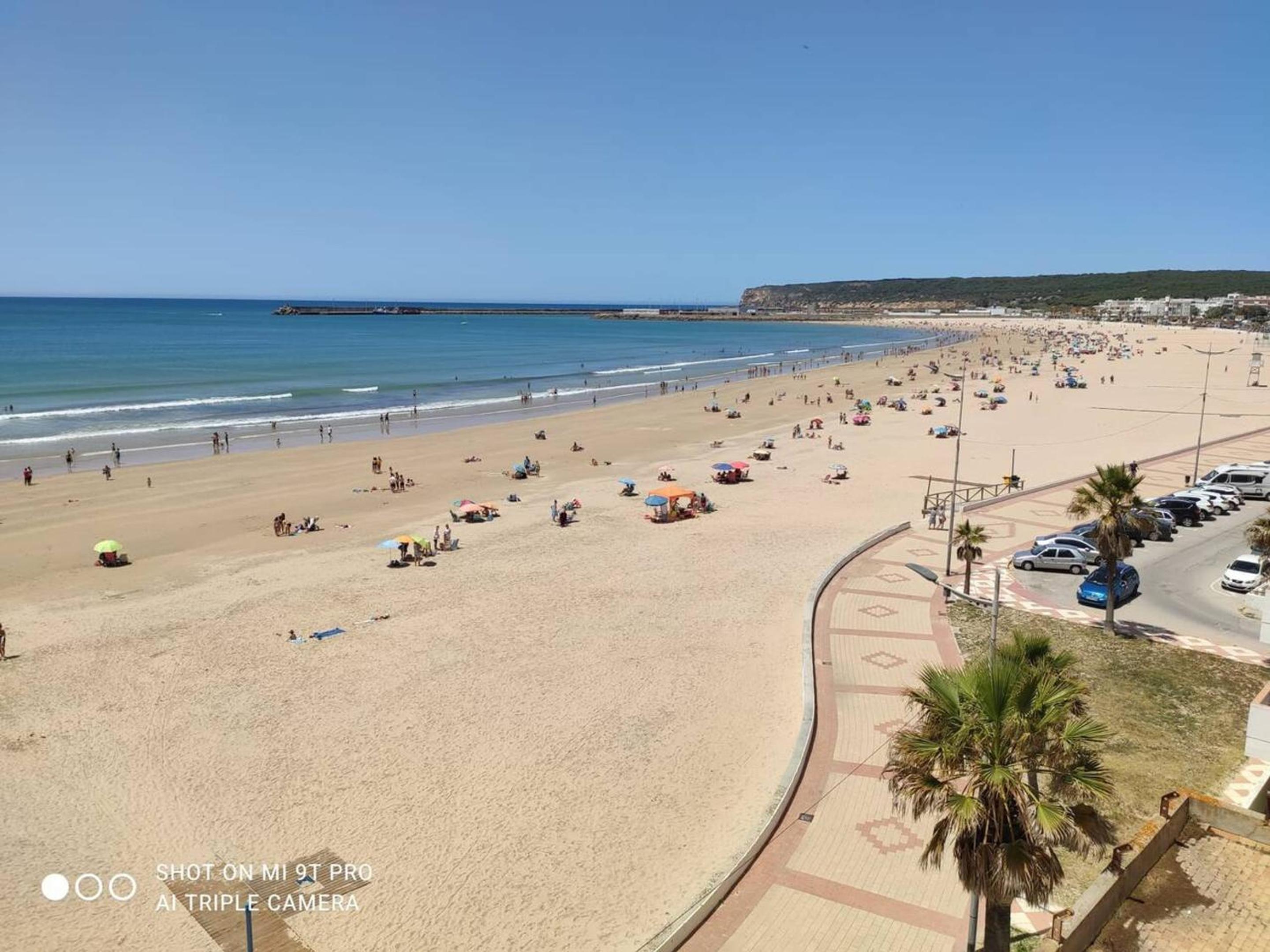 Spacious Apartment in Barbate with Air Conditioning and Comfort
