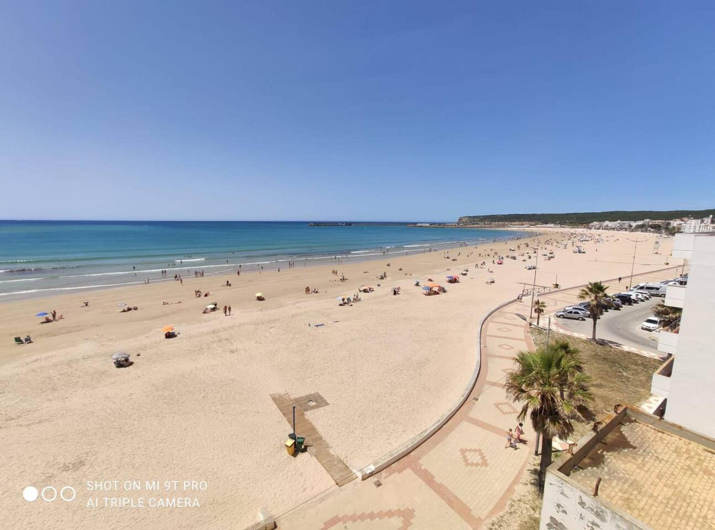 Spacious Apartment in Barbate with Air Conditioning and Comfort