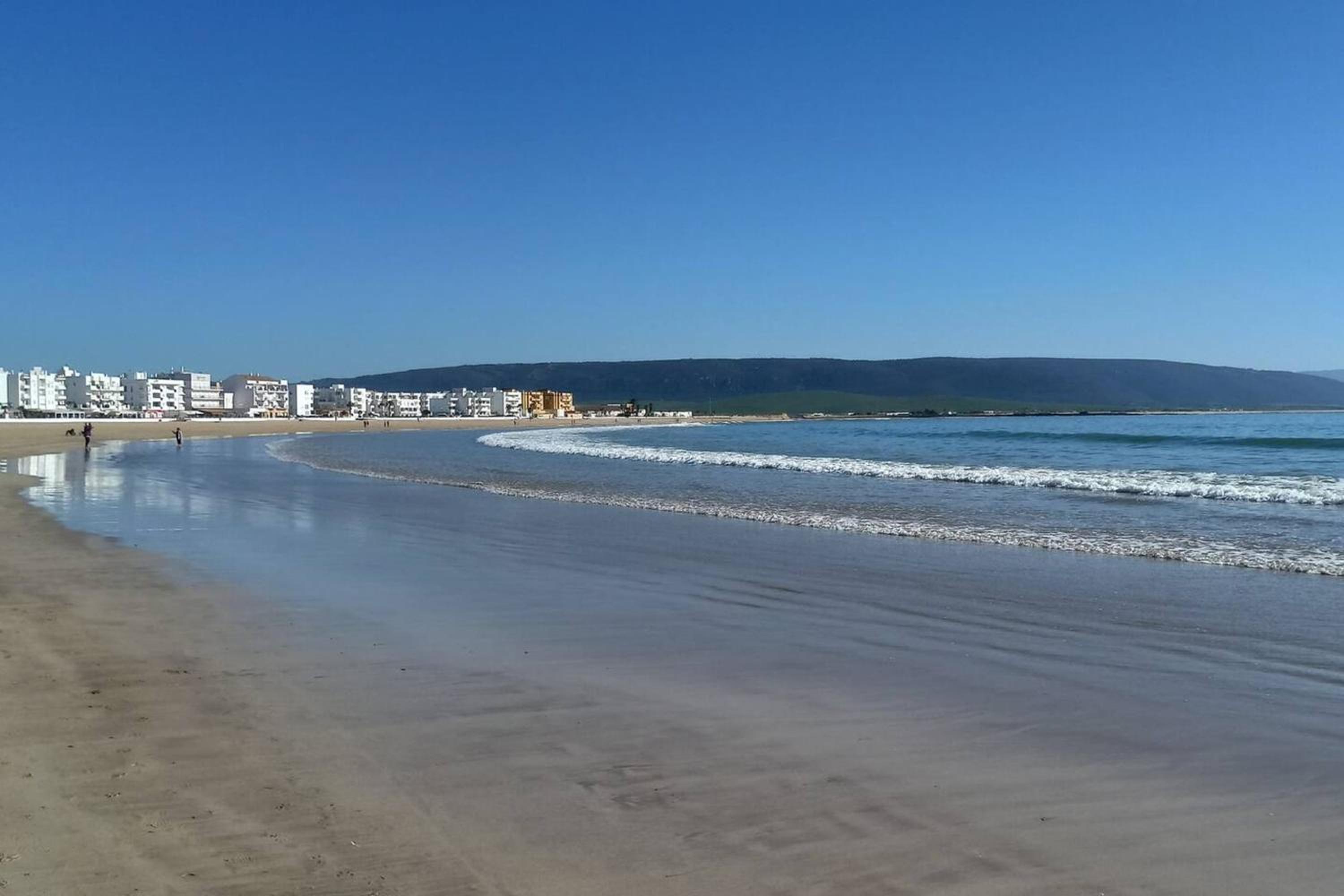 Spacious Apartment in Barbate with Air Conditioning and Comfort