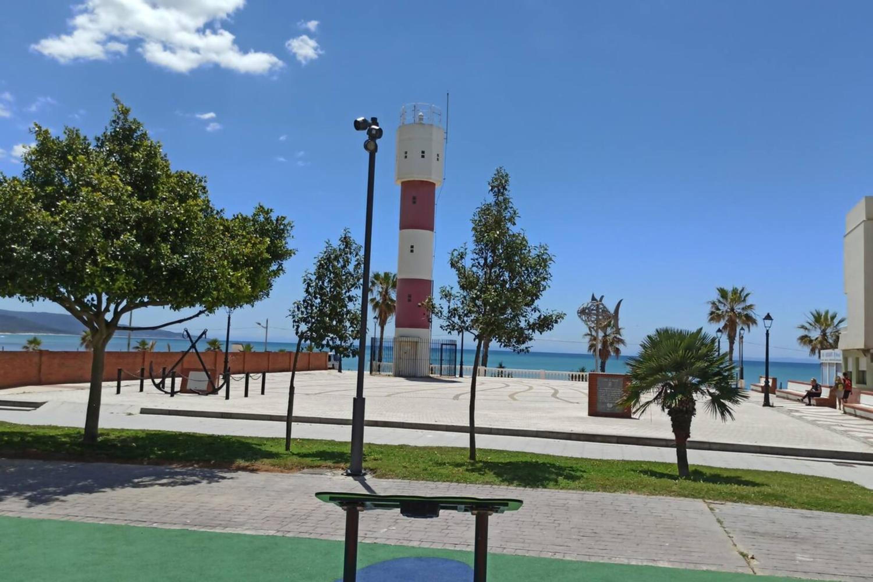 Spacious Apartment in Barbate with Air Conditioning and Comfort