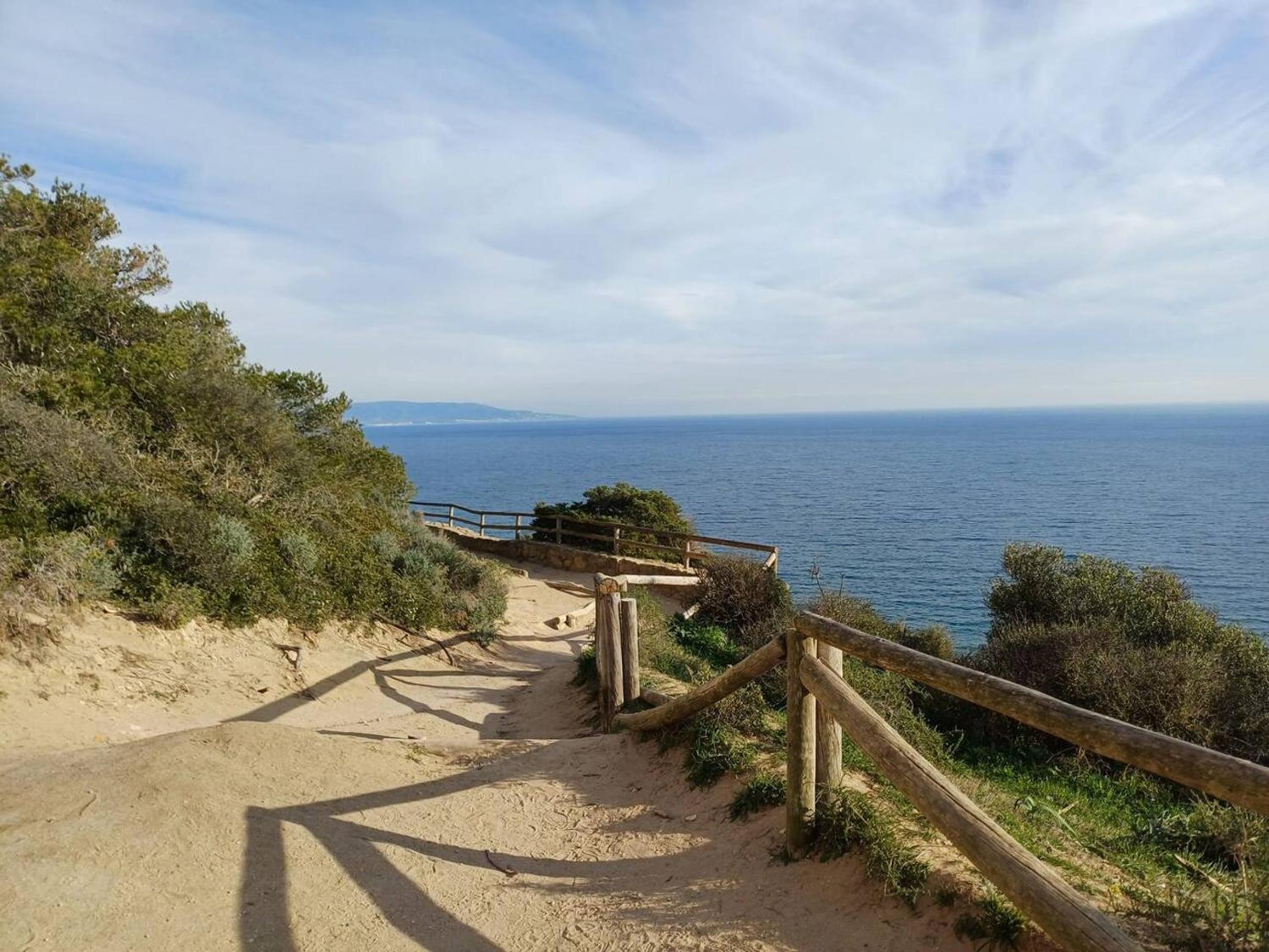 Spacious Apartment in Barbate with Air Conditioning and Comfort