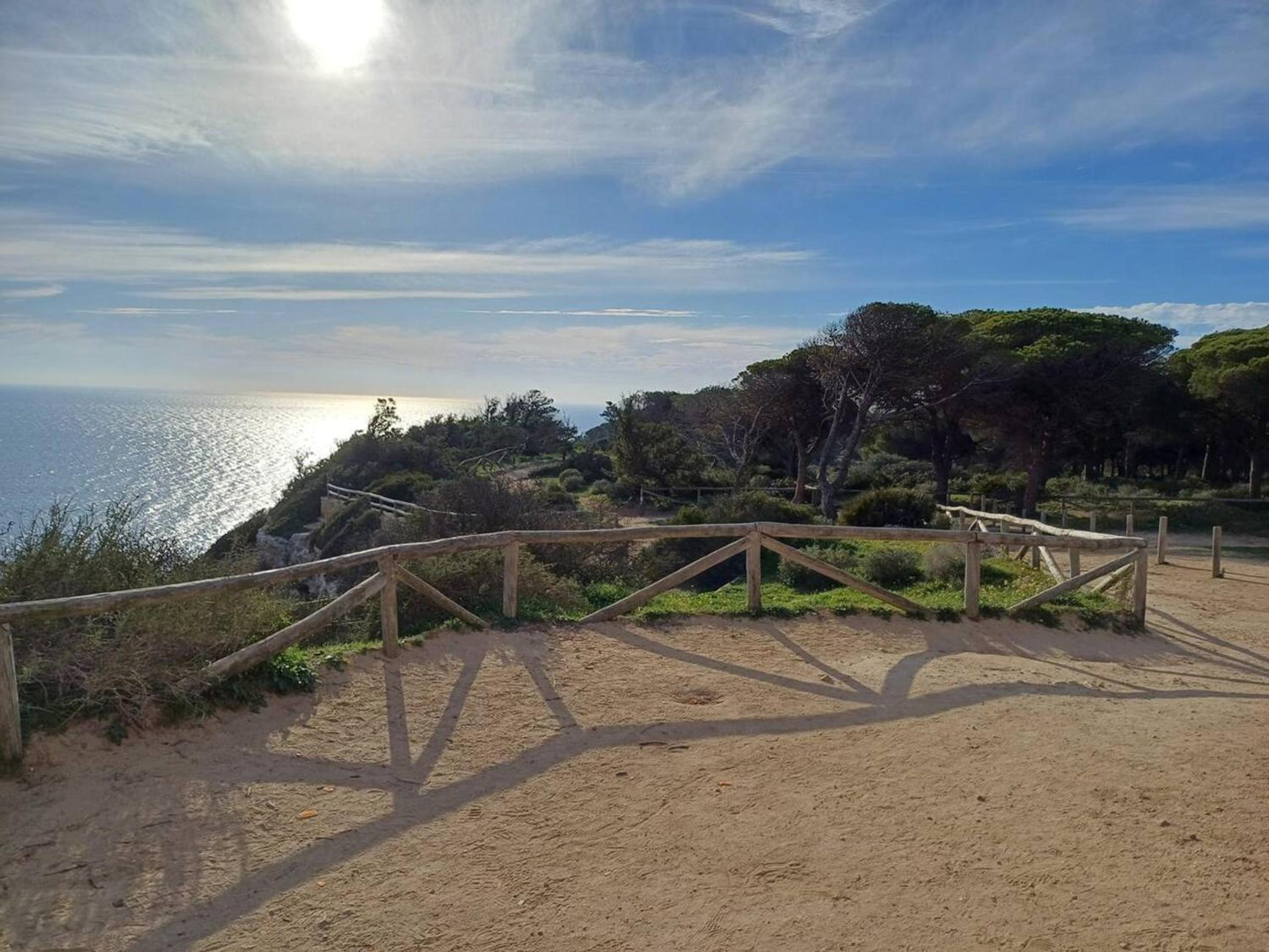 Spacious Apartment in Barbate with Air Conditioning and Comfort