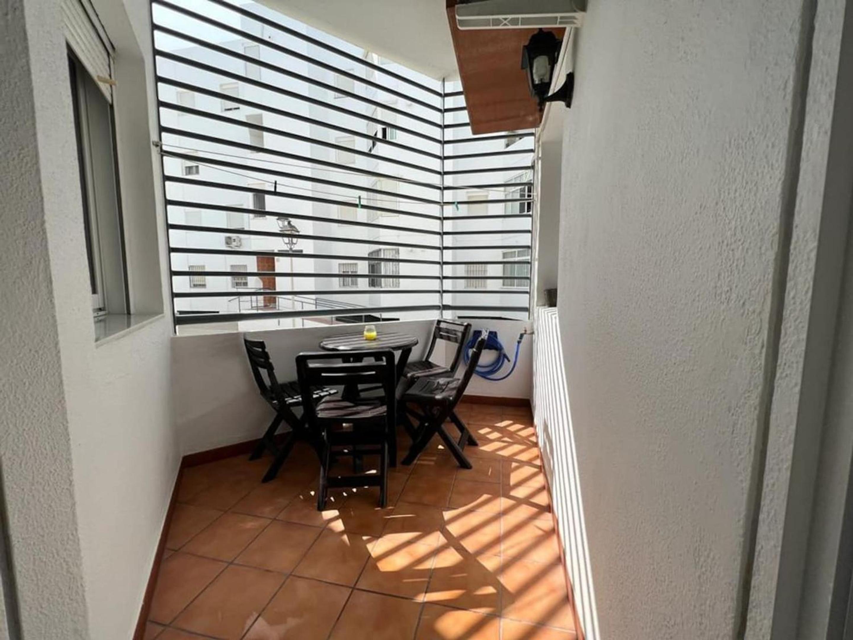Spacious Apartment in Barbate with Air Conditioning and Comfort