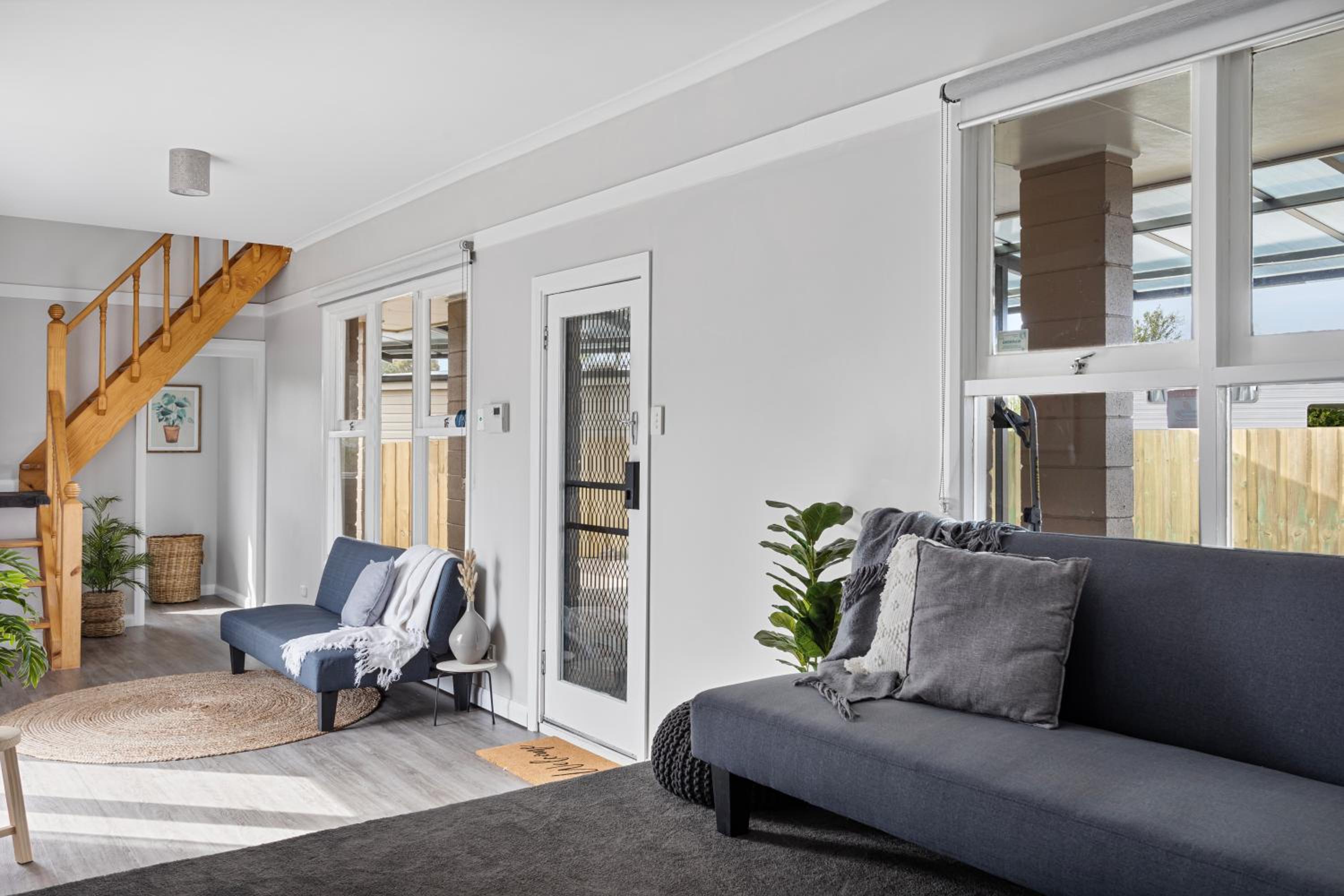 Legana Lodge - A home away from home - Catering for up to 12 guests