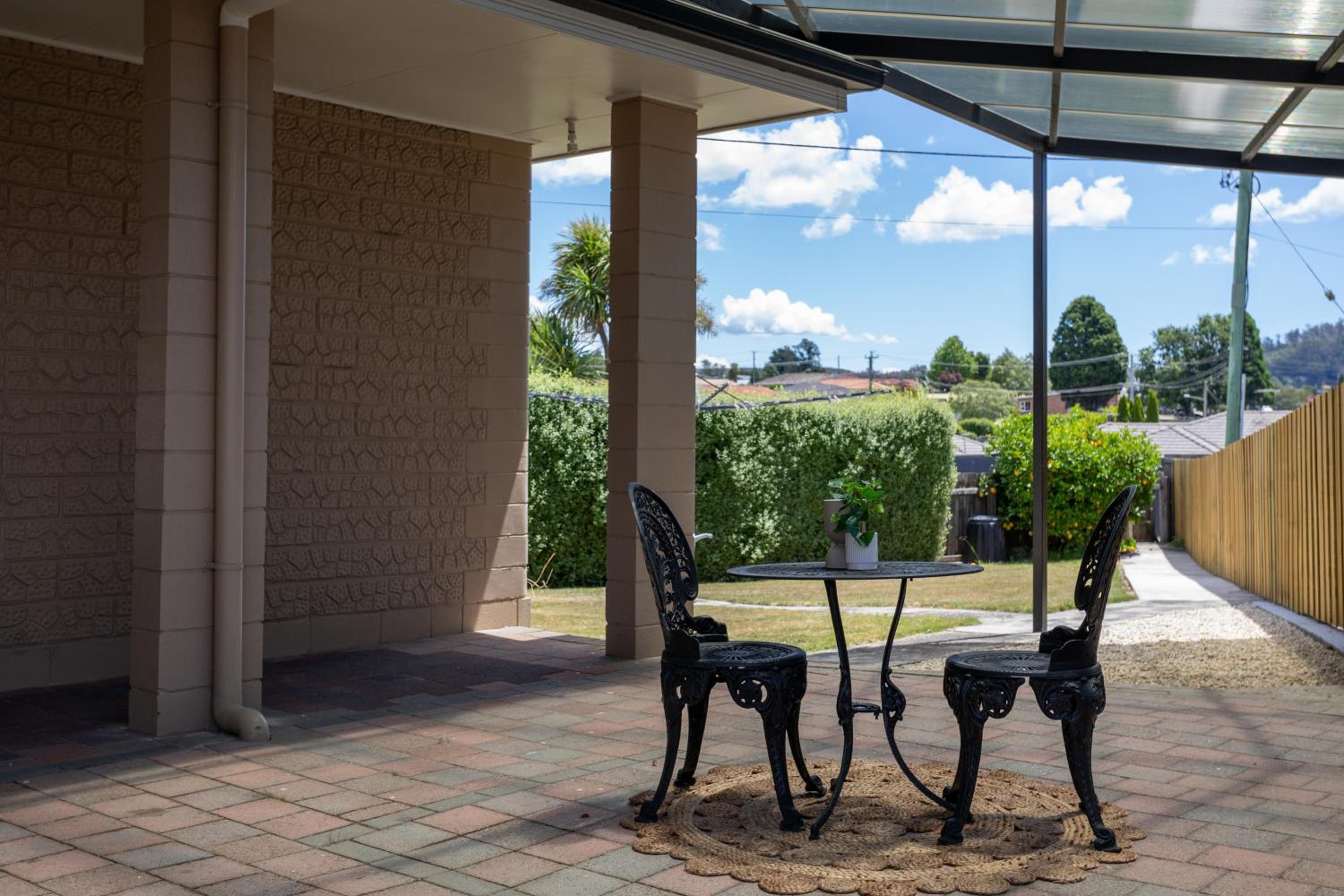 Legana Lodge - A home away from home - Catering for up to 12 guests