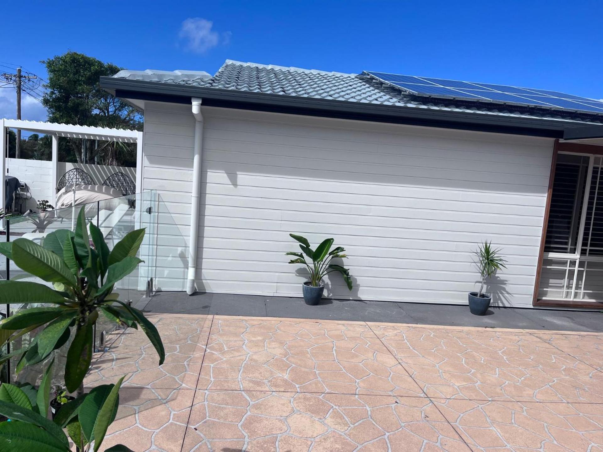 Toowoon Bay - Private Pool - Outside Shower