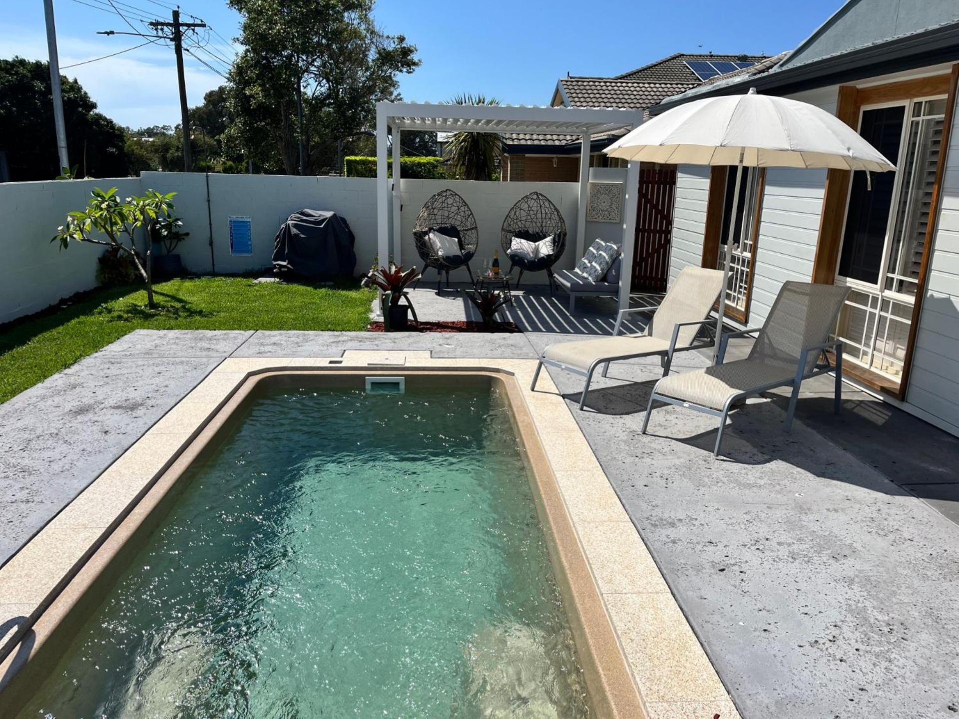 Toowoon Bay - Private Pool - Outside Shower