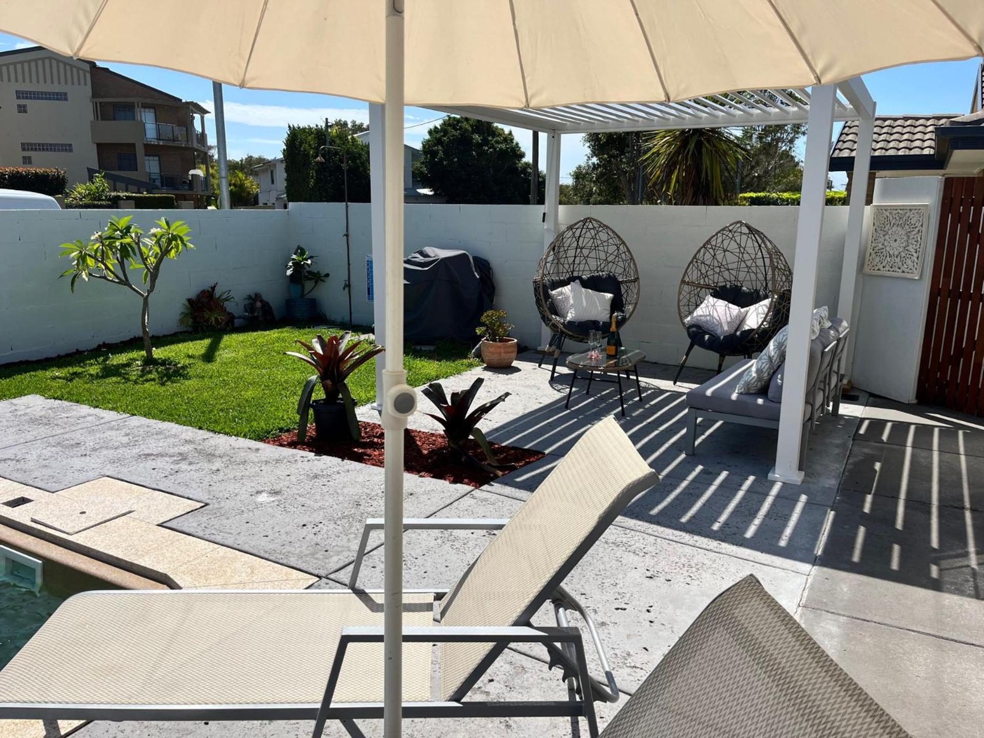 Toowoon Bay - Private Pool - Outside Shower