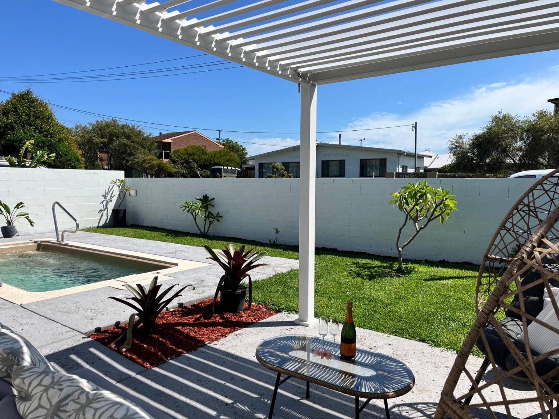 Toowoon Bay - Private Pool - Outside Shower