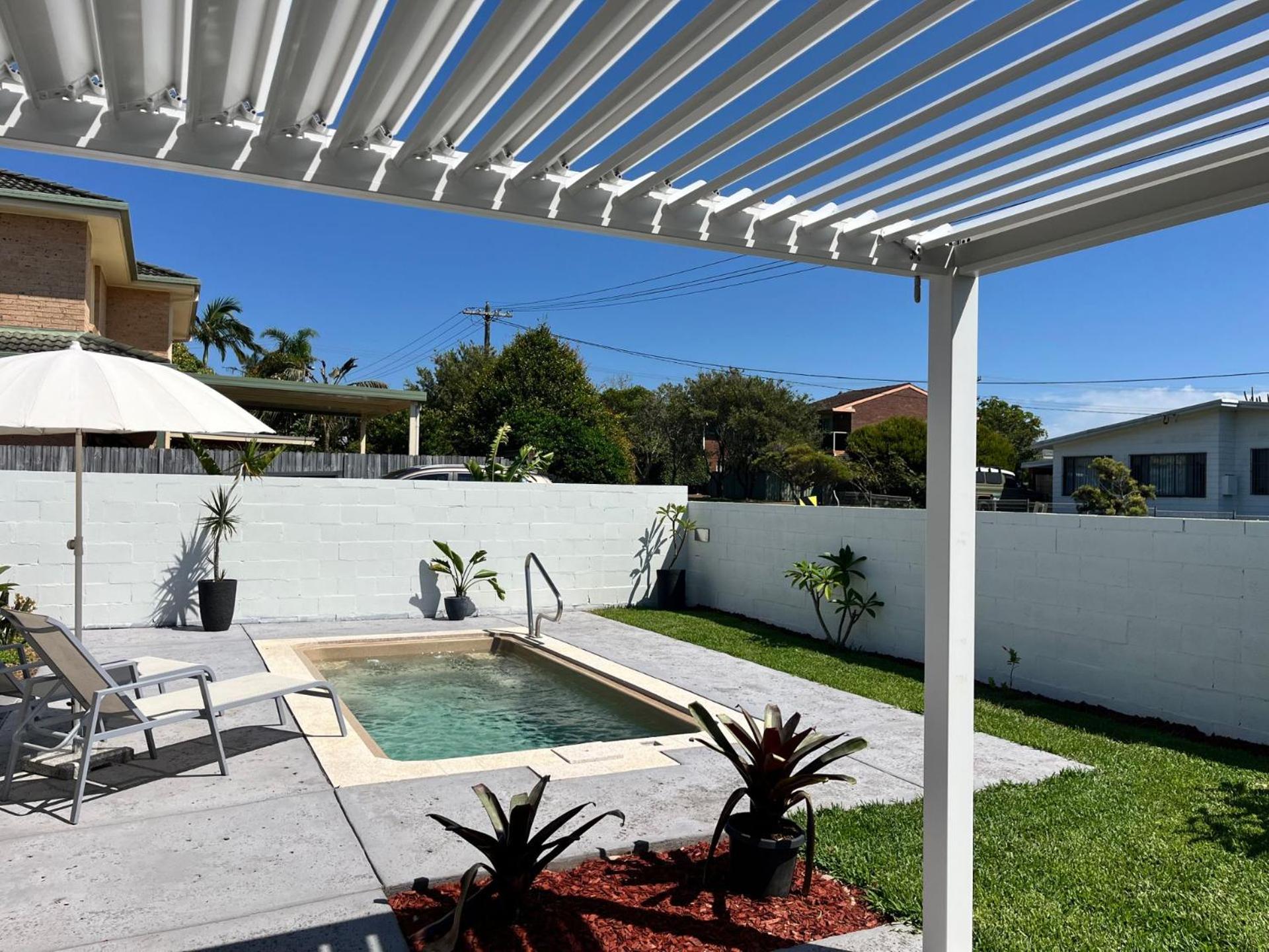 Toowoon Bay - Private Pool - Outside Shower