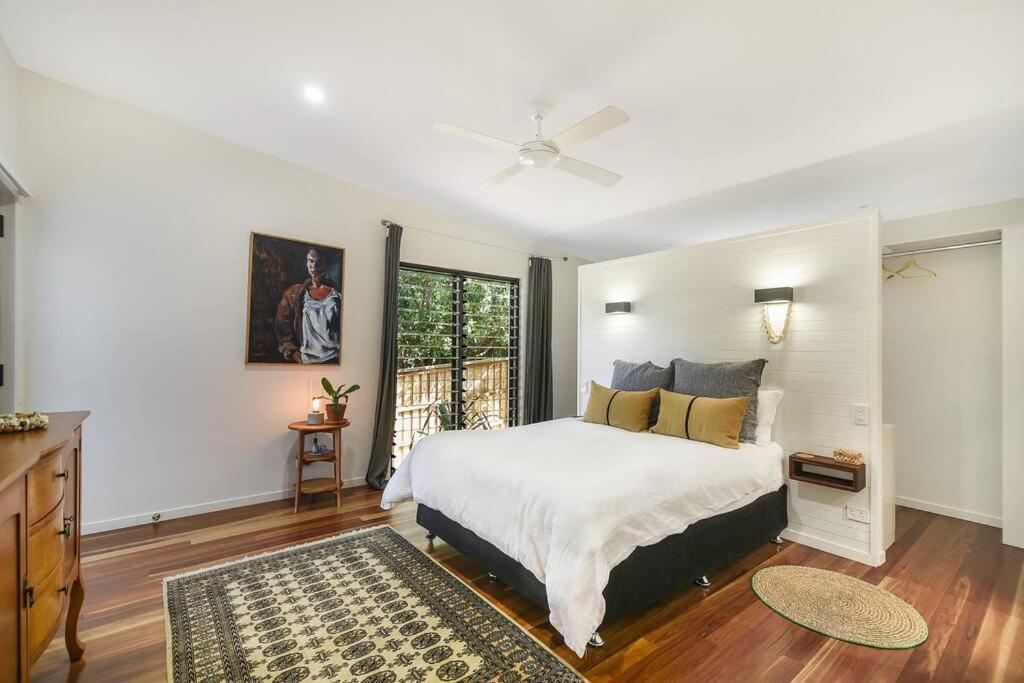 Beautiful Sunshine Beach Retreat with Heated Pool