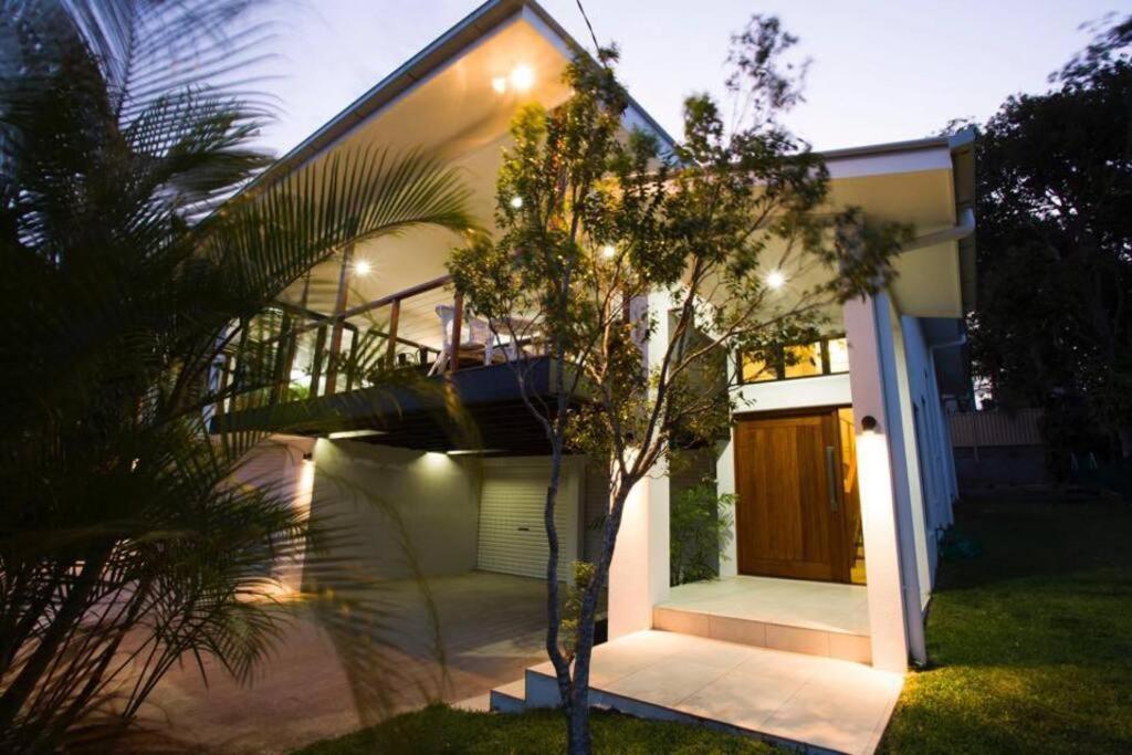 Beautiful Sunshine Beach Retreat with Heated Pool