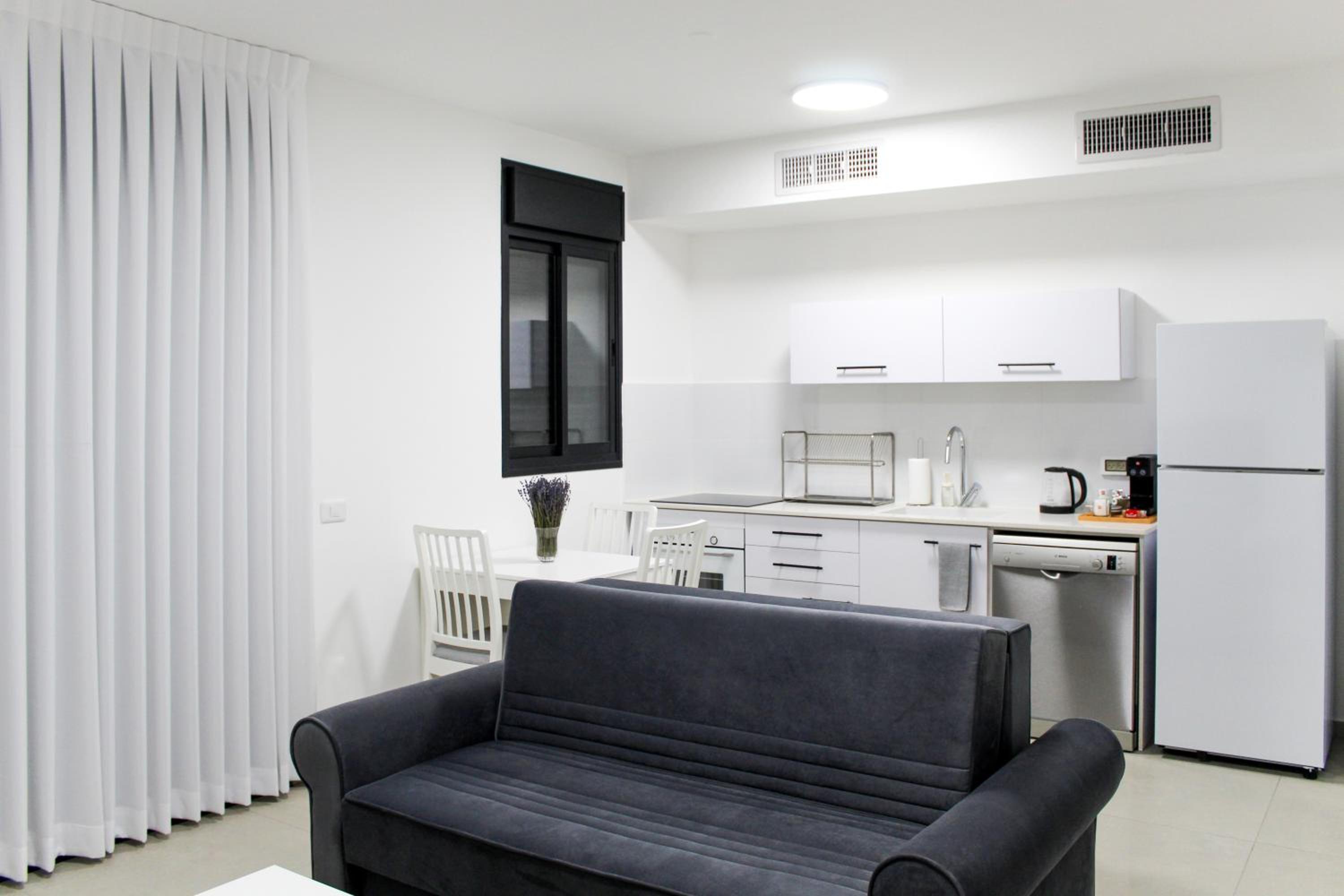 Luxury Family Apartment #26 By Hashdera Eilat view 3