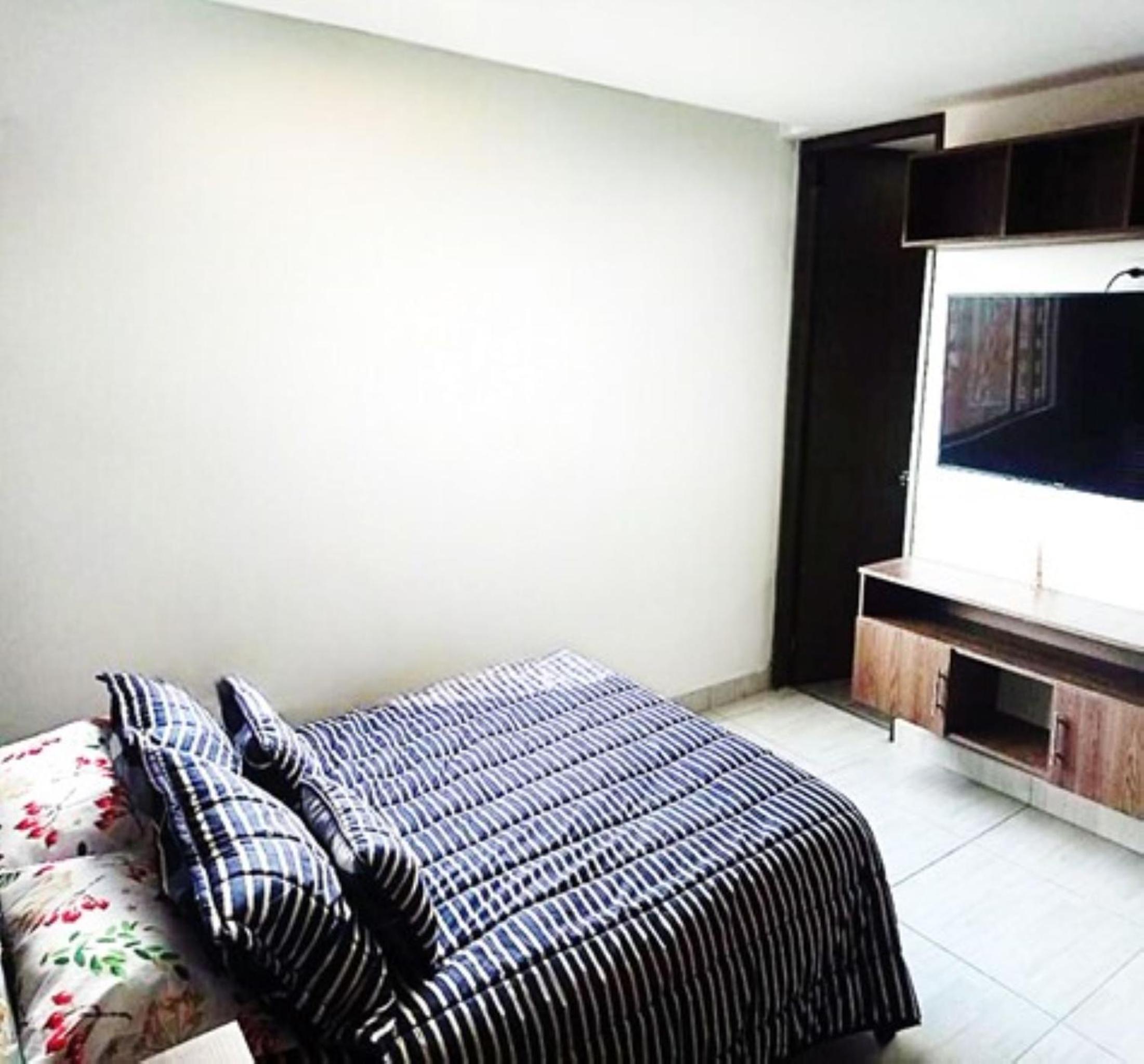 APARTASUITE SILVANIA CON PISCINA Y SAUNA