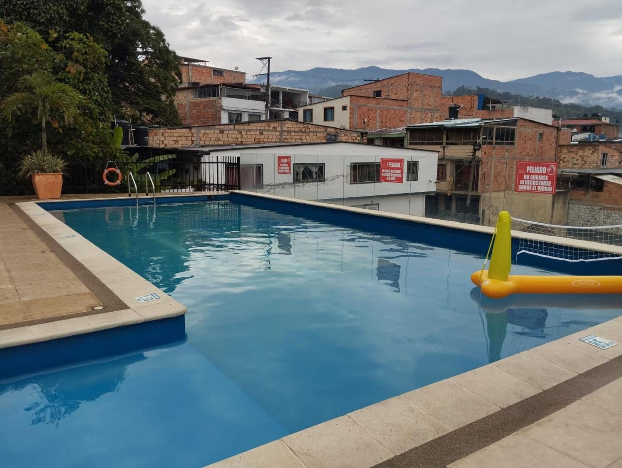 APARTASUITE SILVANIA CON PISCINA Y SAUNA
