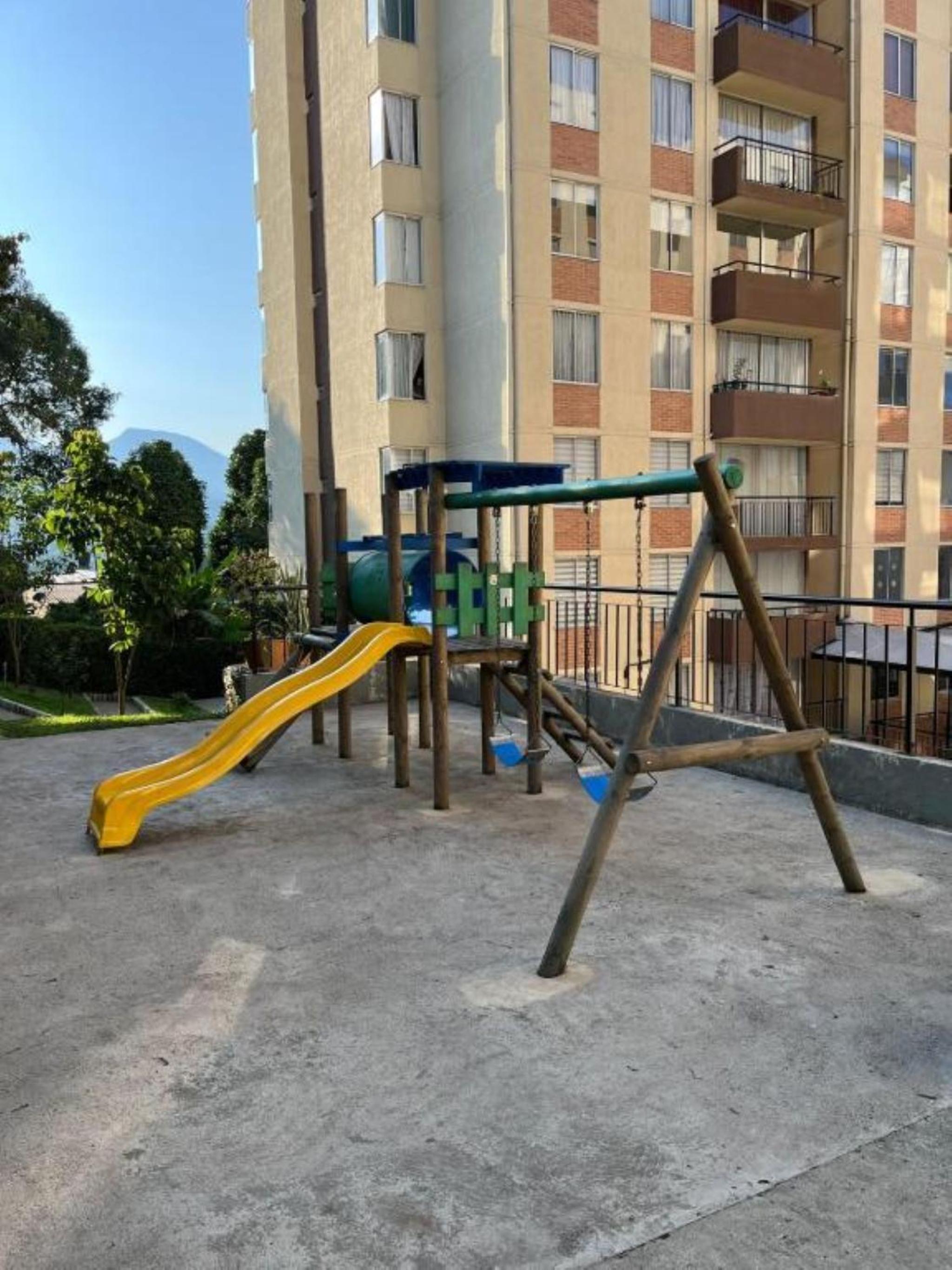 APARTASUITE SILVANIA CON PISCINA Y SAUNA