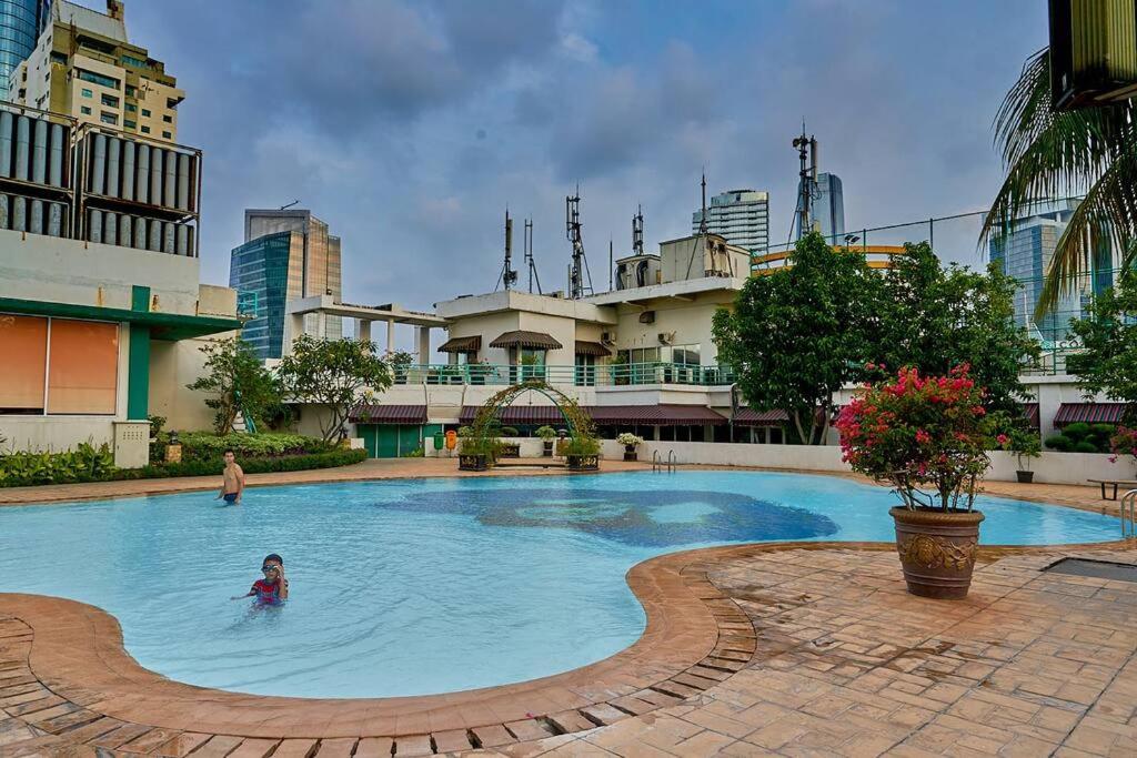 2BR Magnificent View Apartment at ITC Kuningan view 2
