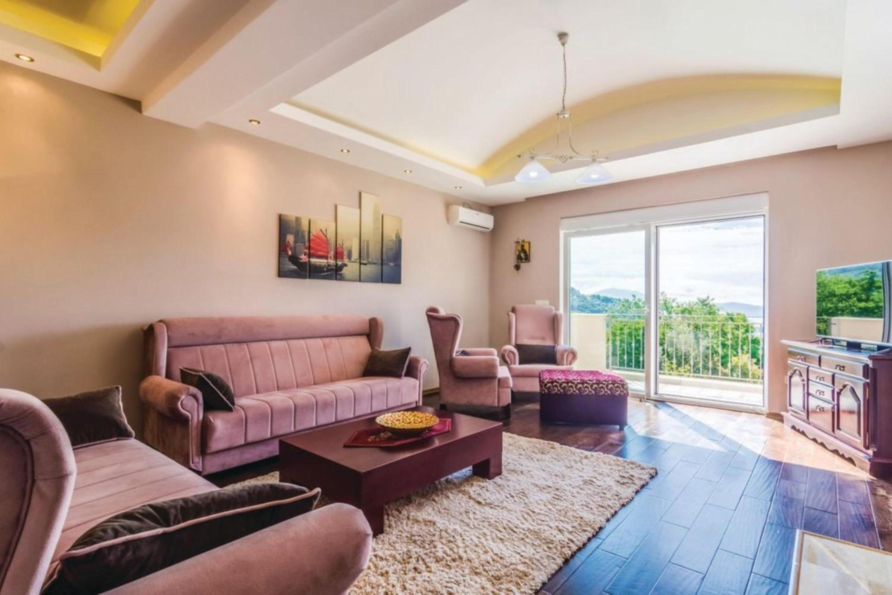 Pool Villa Panorama Mojdež - Happy Rentals view 3