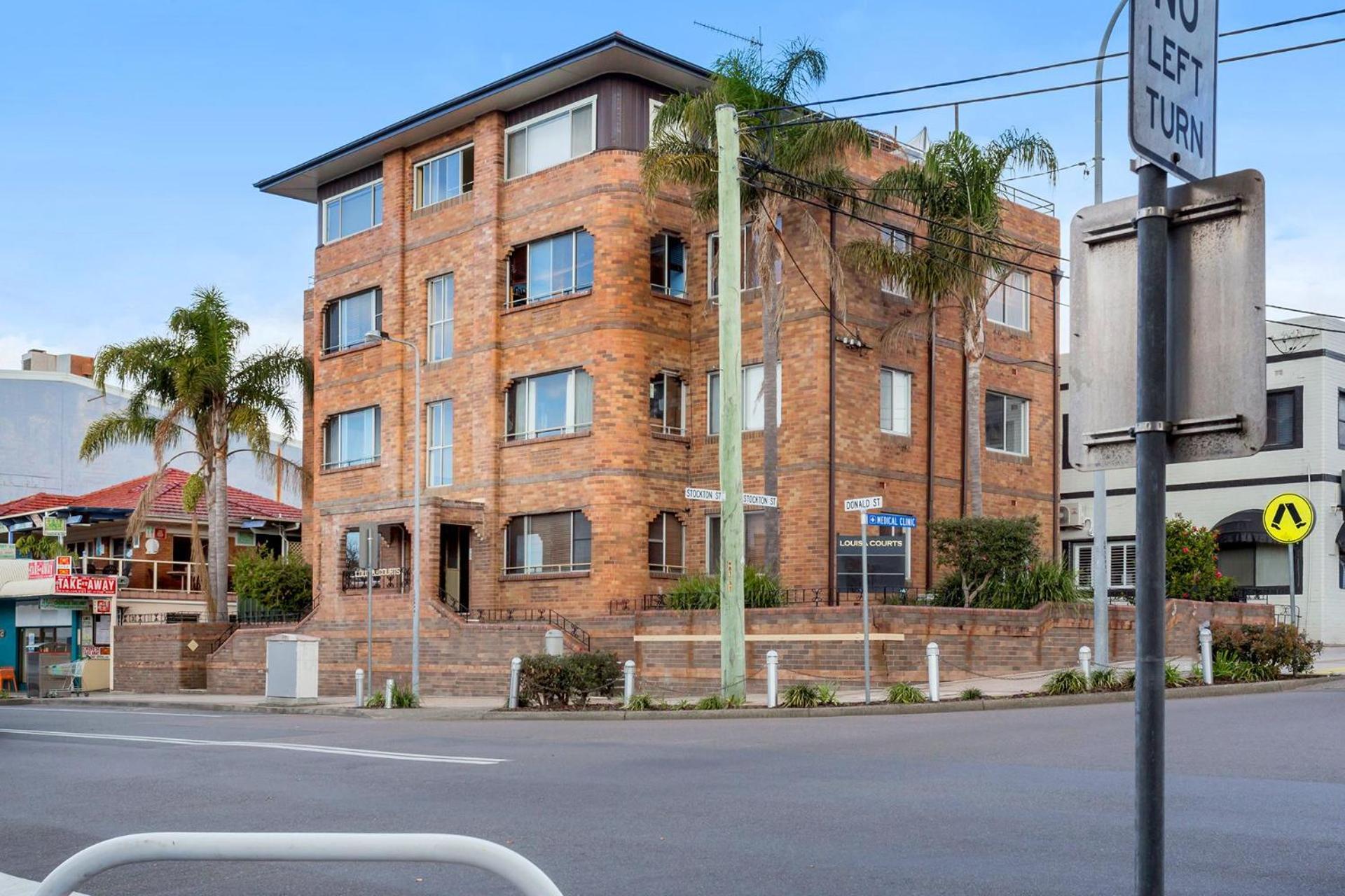 Louisa Court, 7,49 Donald St- Unit in the heart of town with stunning water views