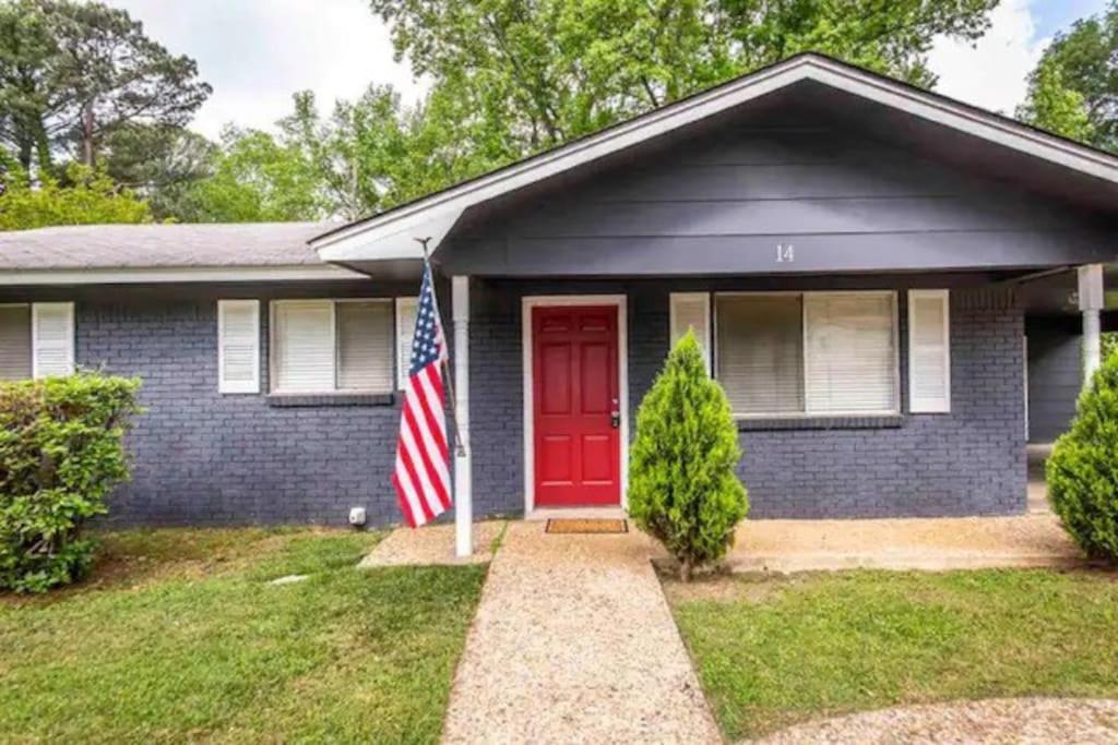 Cheerful 3 BR 2BA Home in Great Neighborhood! view 3
