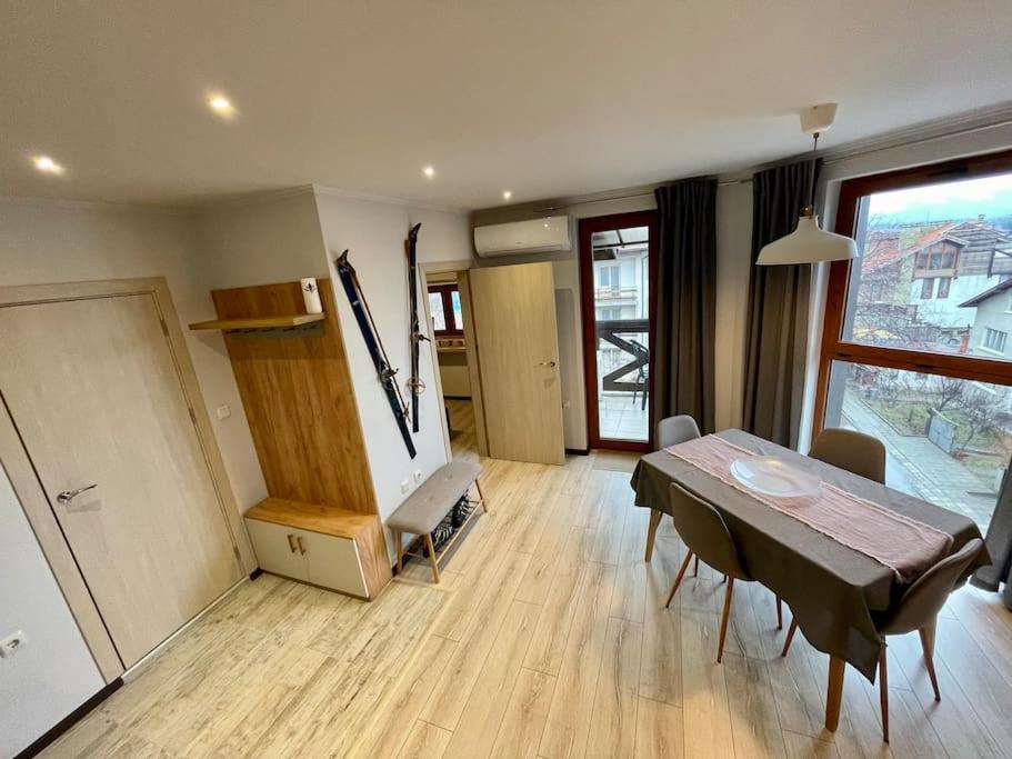Cosy Mountain View Apartment 1