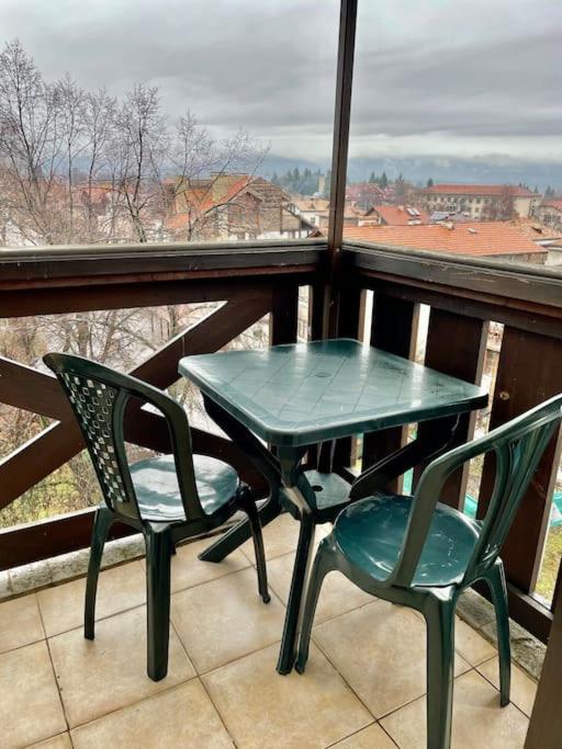 Cosy Mountain View Apartment 1
