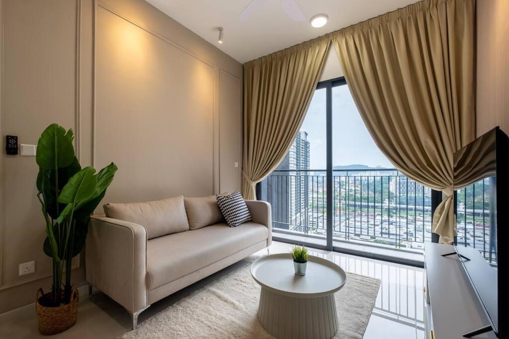 Wonderland 7pax dreams house at Sunway Velocity 2