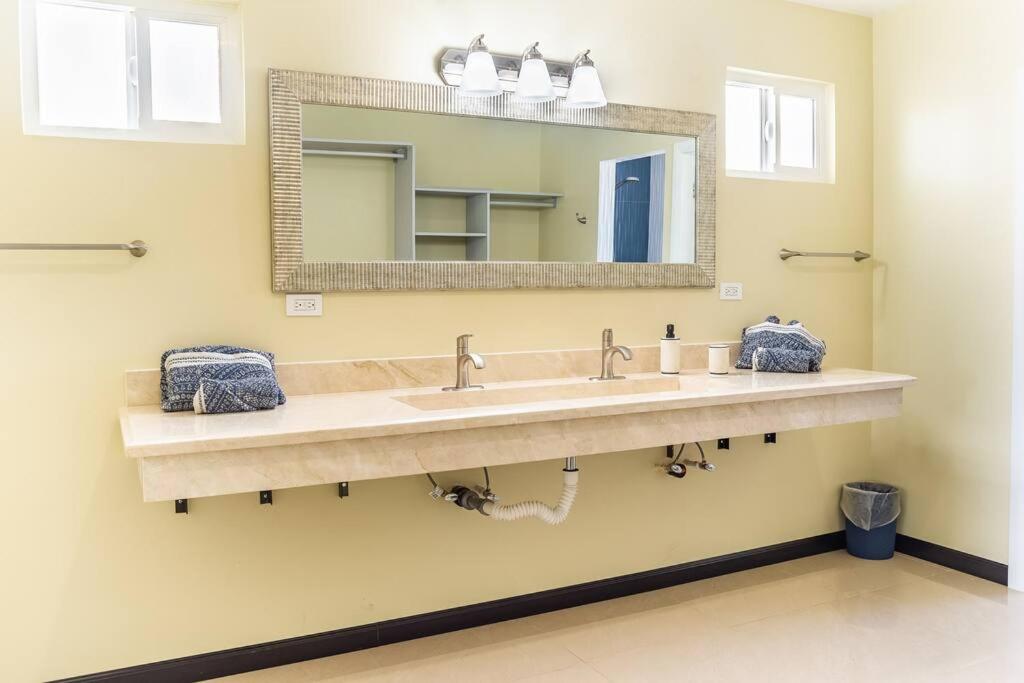 Emerald Home Seaside Serenity & Resort Amenities view 5