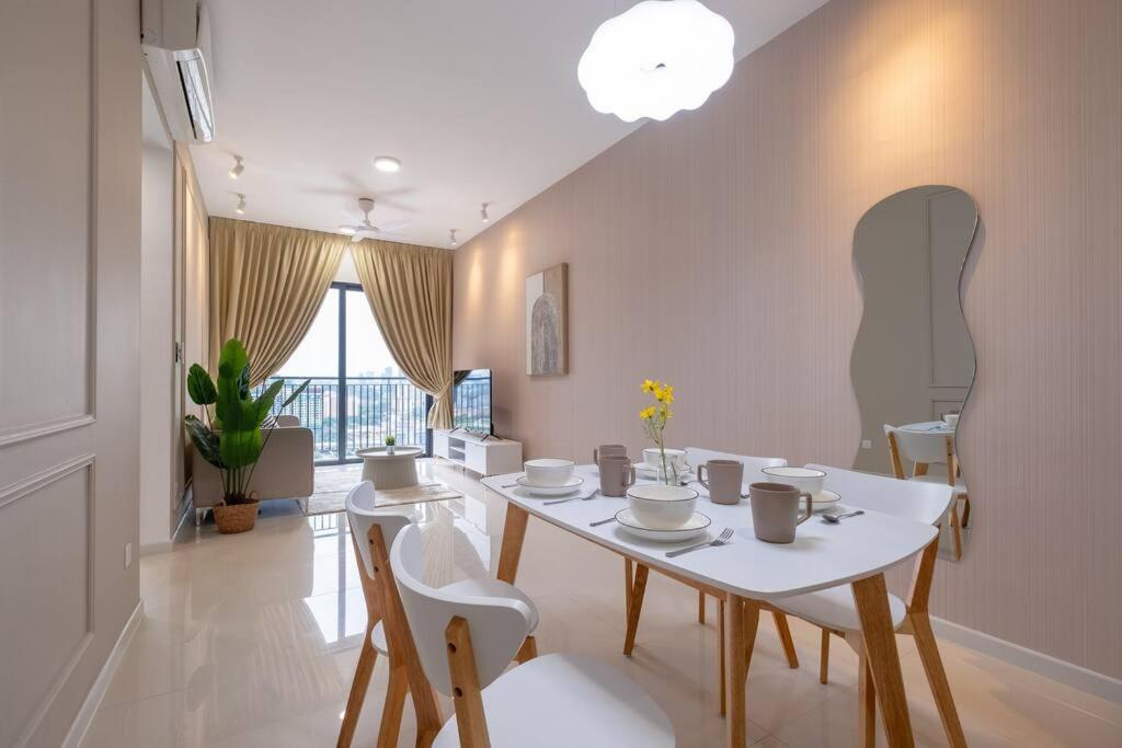 Wonderland 7pax dreams house at Sunway Velocity 2