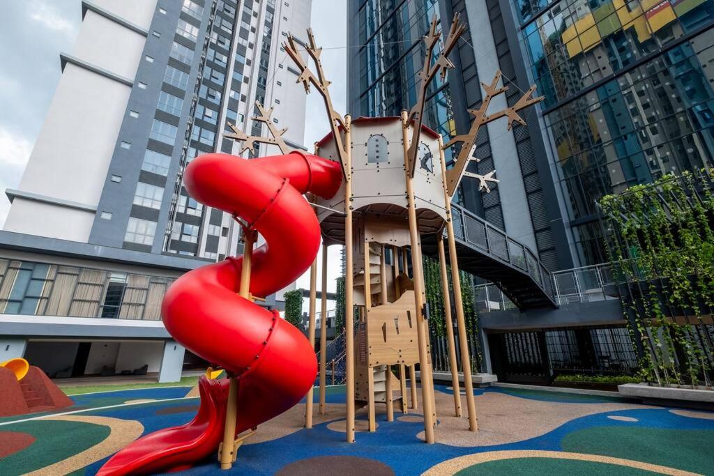 Wonderland 7pax dreams house at Sunway Velocity 2