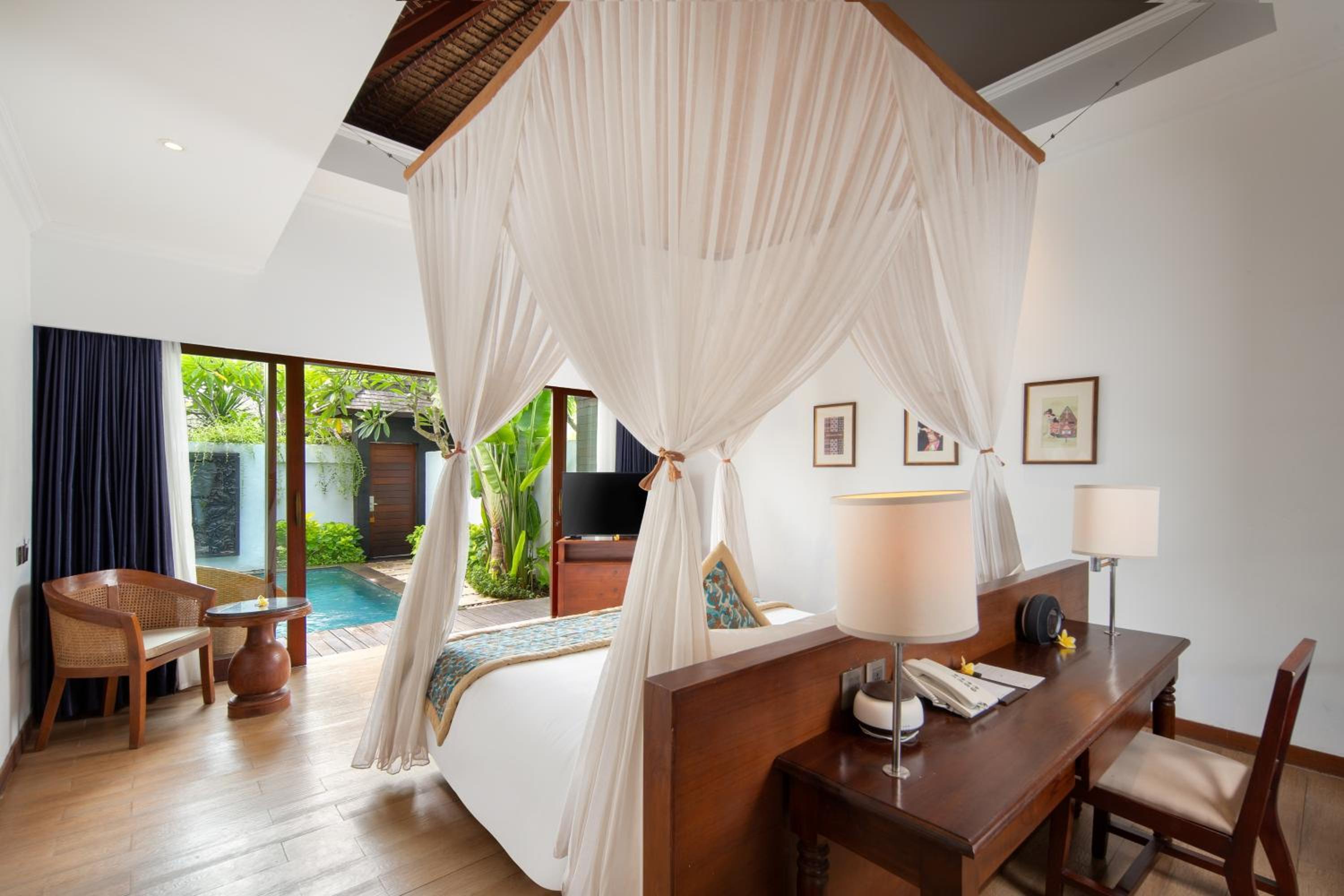 Lembongan Beach Club & Resort