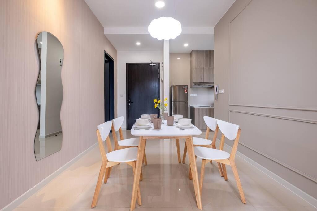 Wonderland 7pax dreams house at Sunway Velocity 2