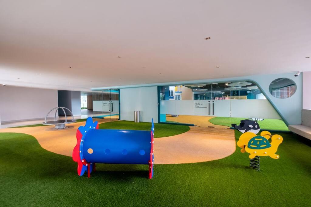 Wonderland 7pax dreams house at Sunway Velocity 2