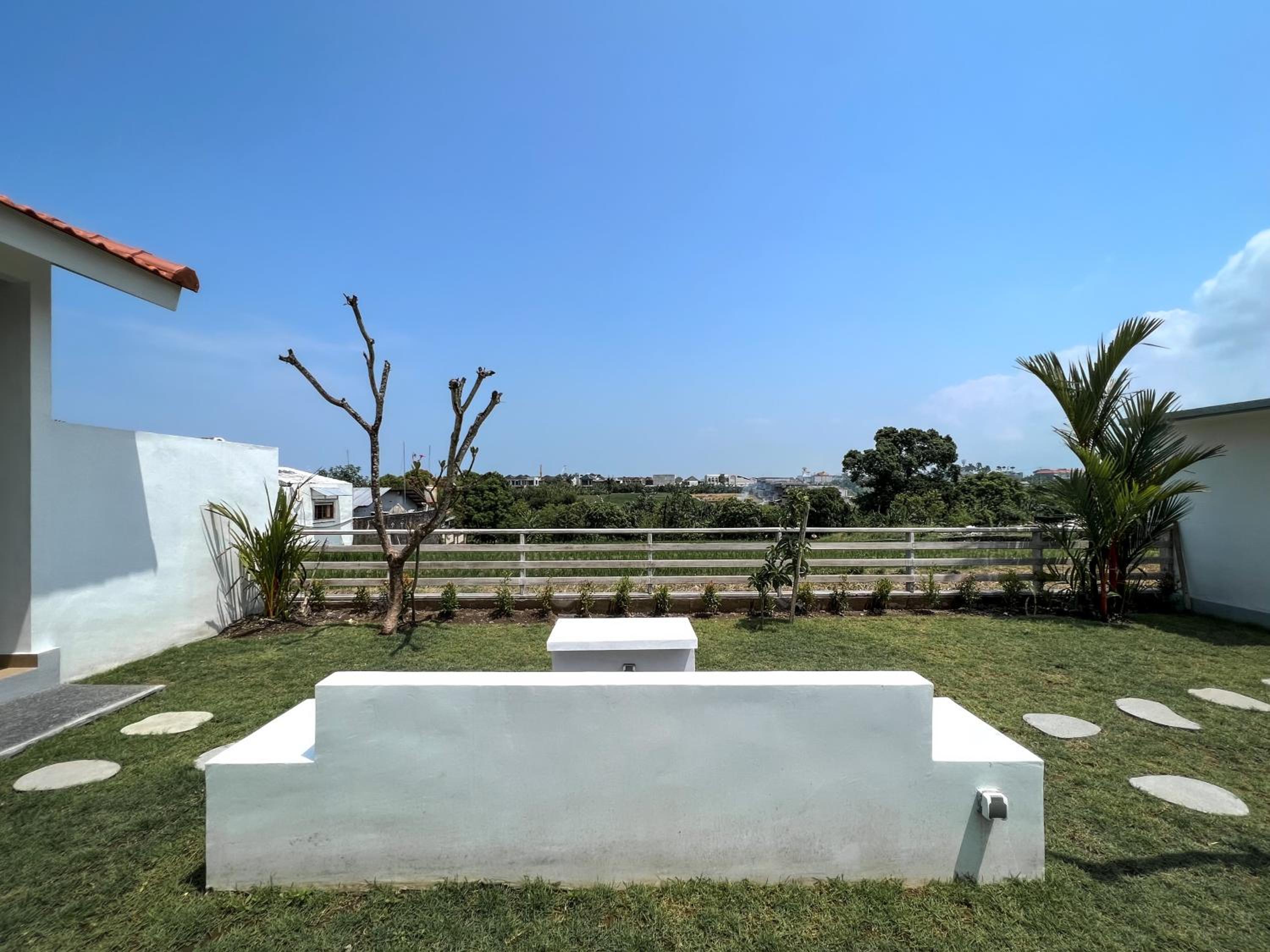 Moon Bali Guesthouse Canggu view 2