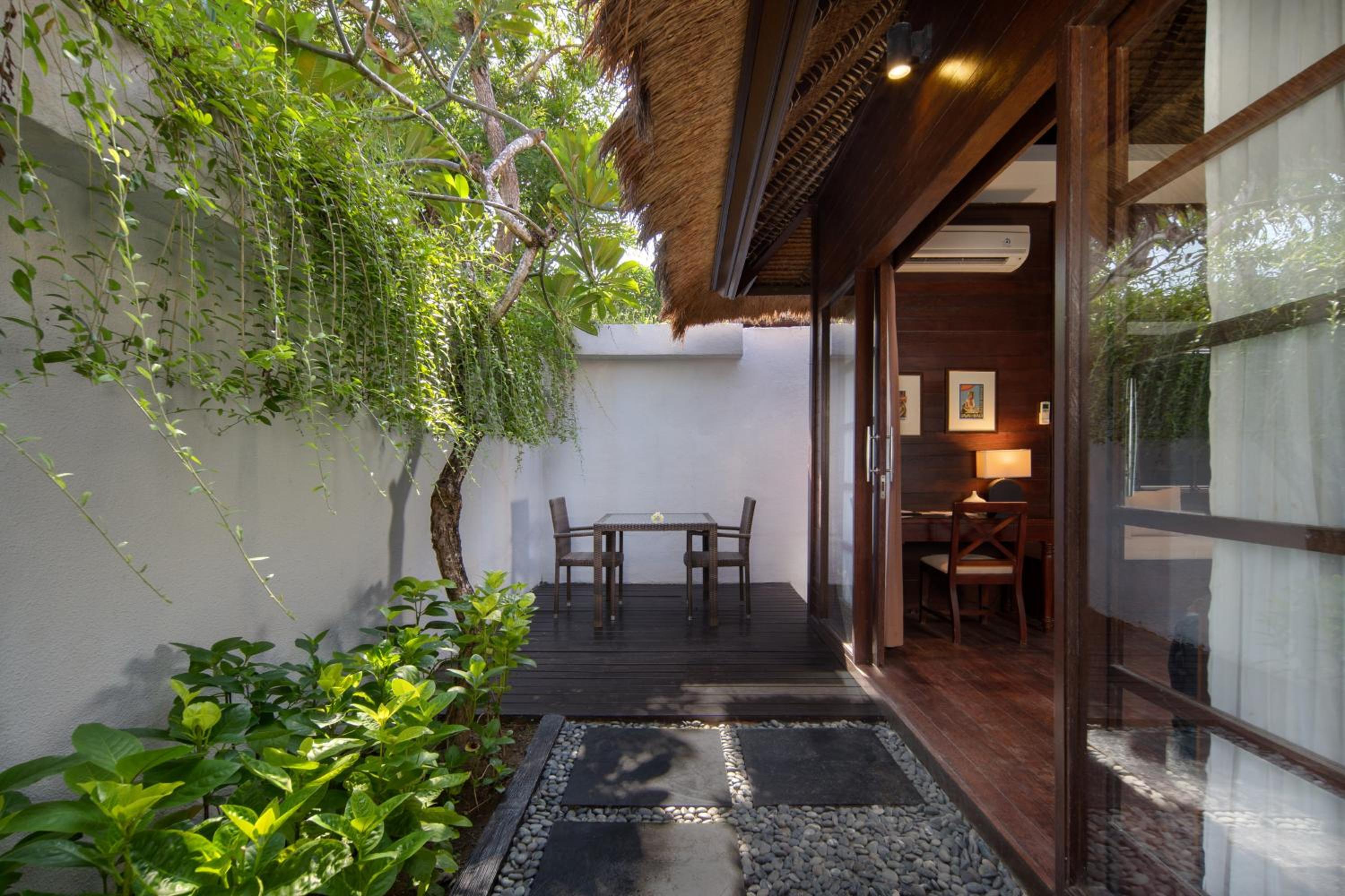 Lembongan Beach Club & Resort