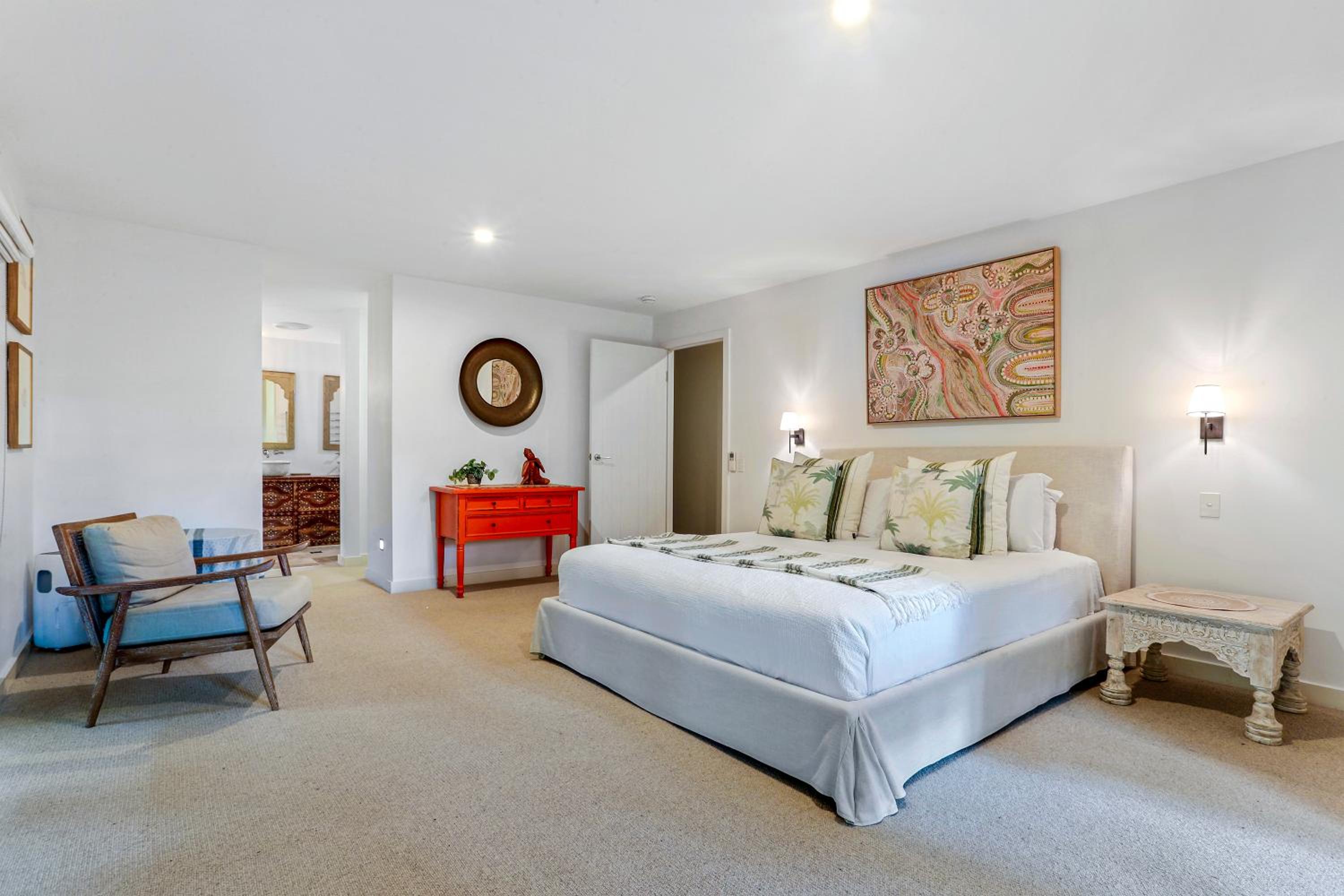 Dual-living amongst the rainforest, Little Cove