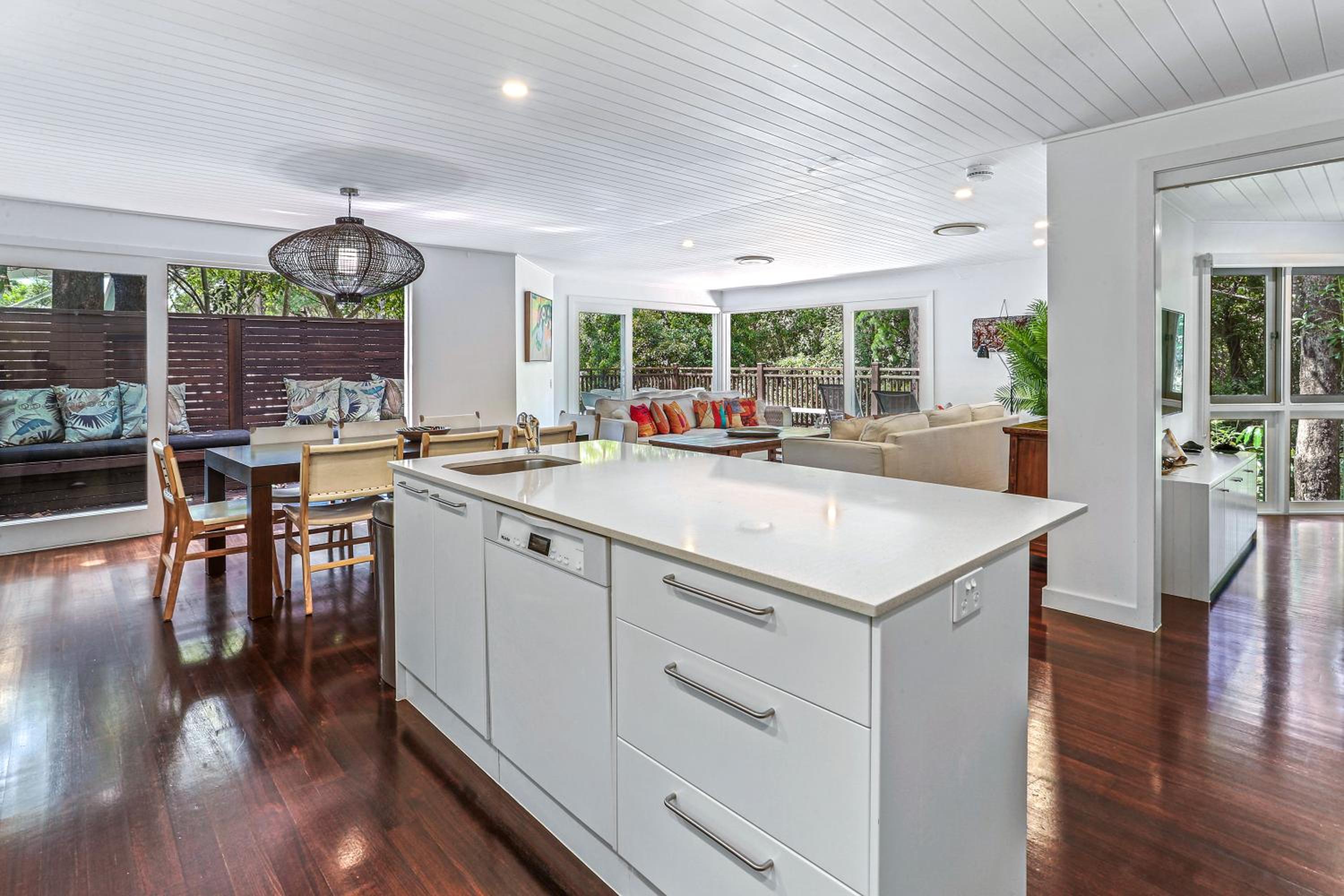 Dual-living amongst the rainforest, Little Cove
