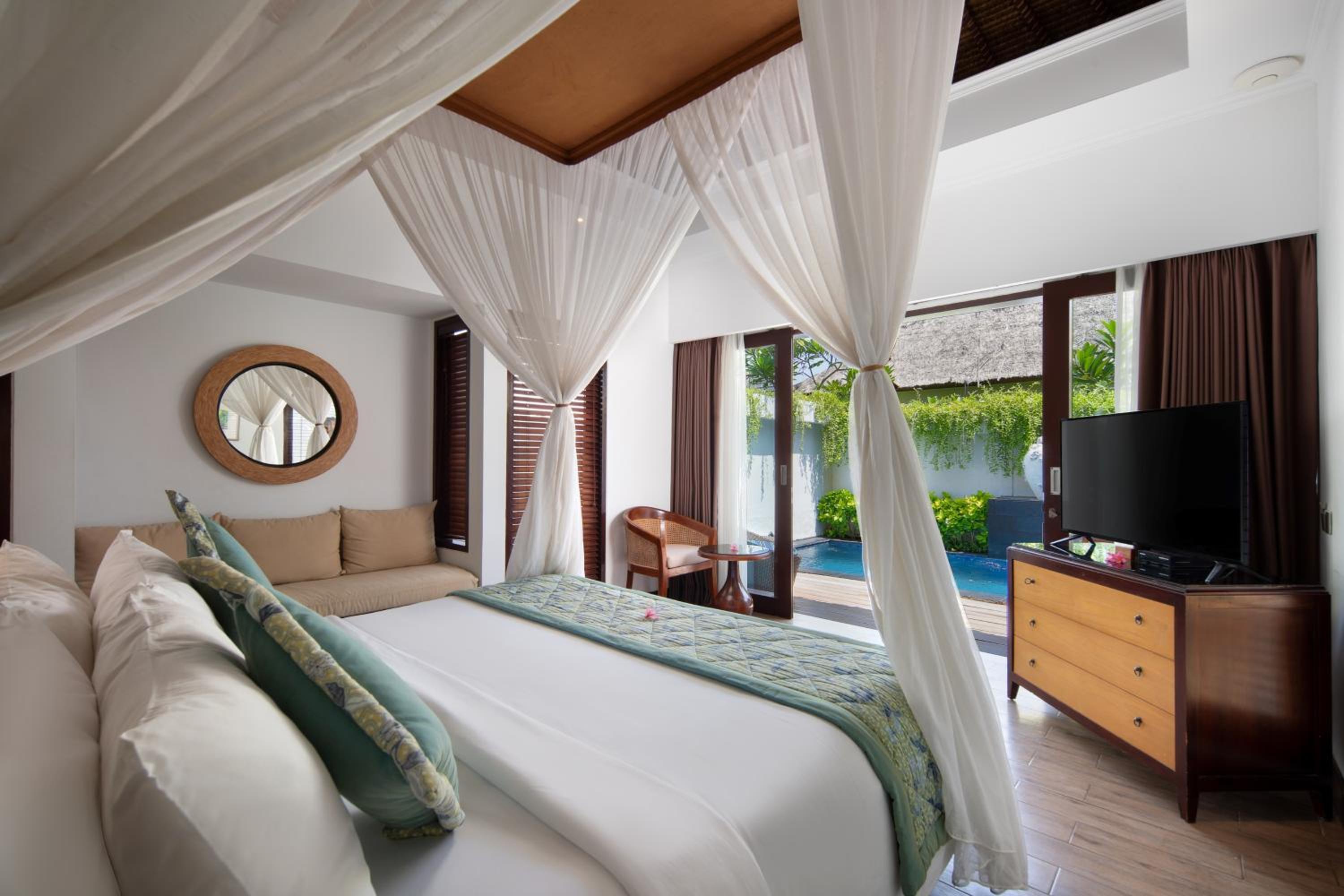 Lembongan Beach Club & Resort