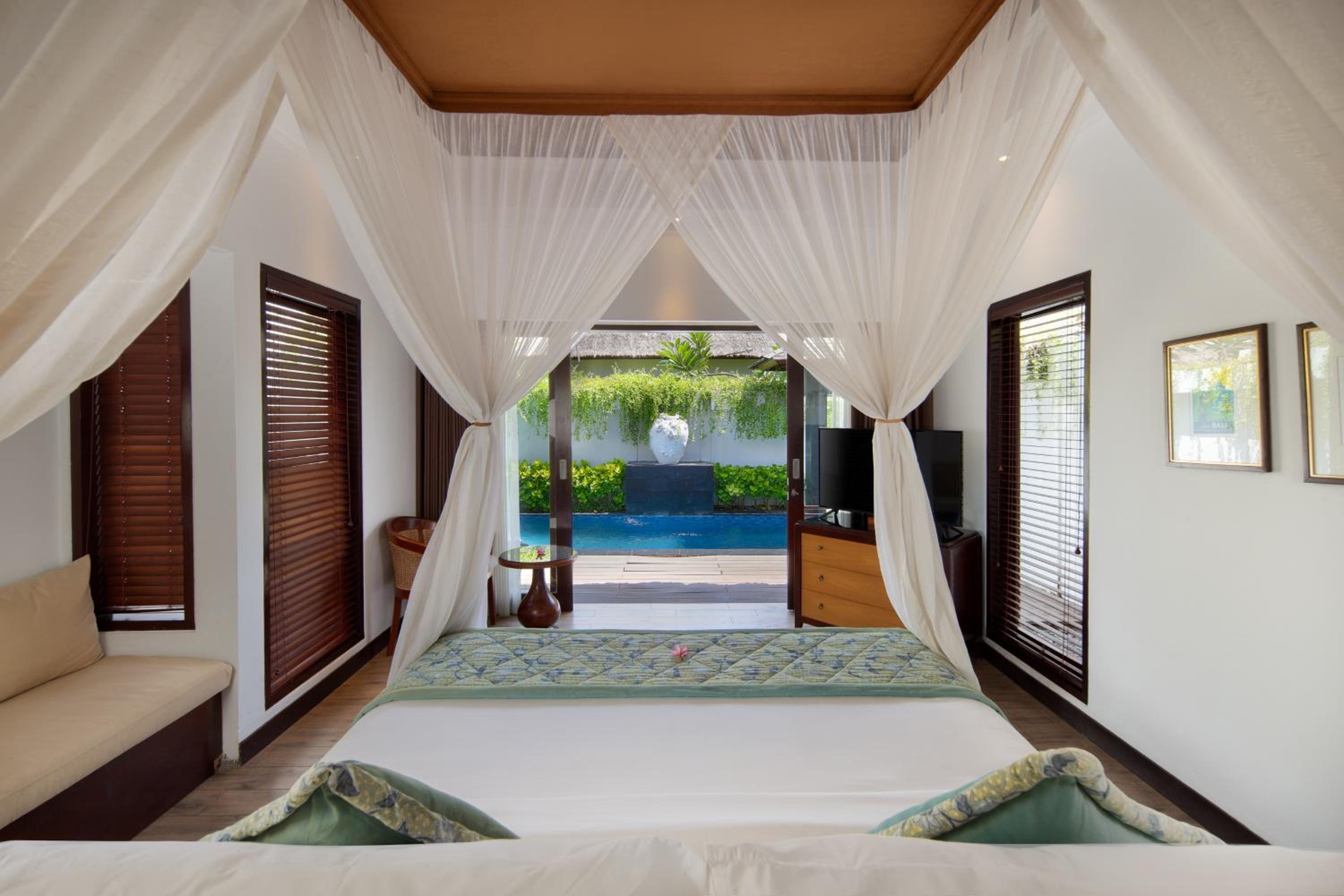 Lembongan Beach Club & Resort