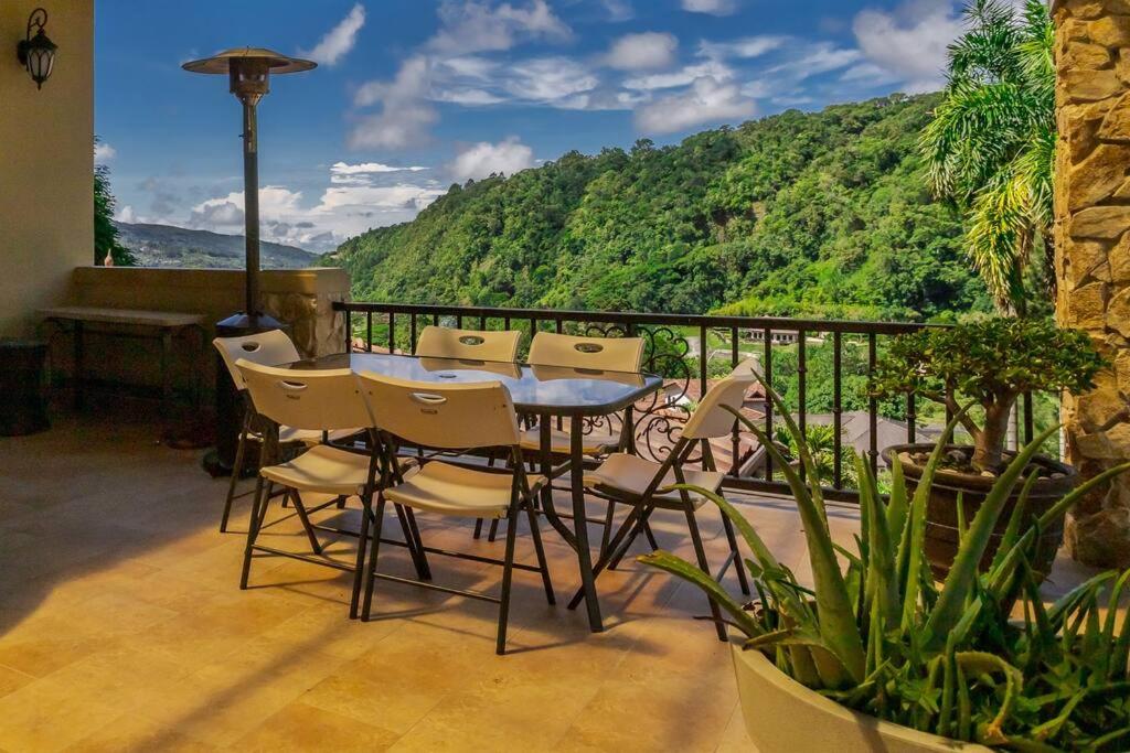 Casa Cascada, Boquete full house