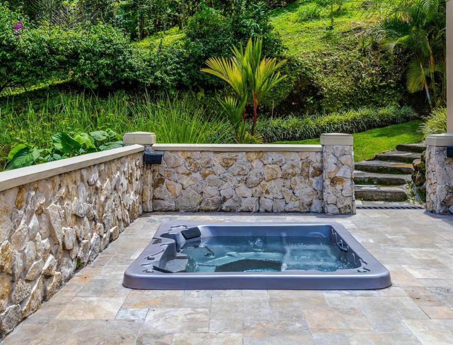 Casa Cascada, Boquete full house