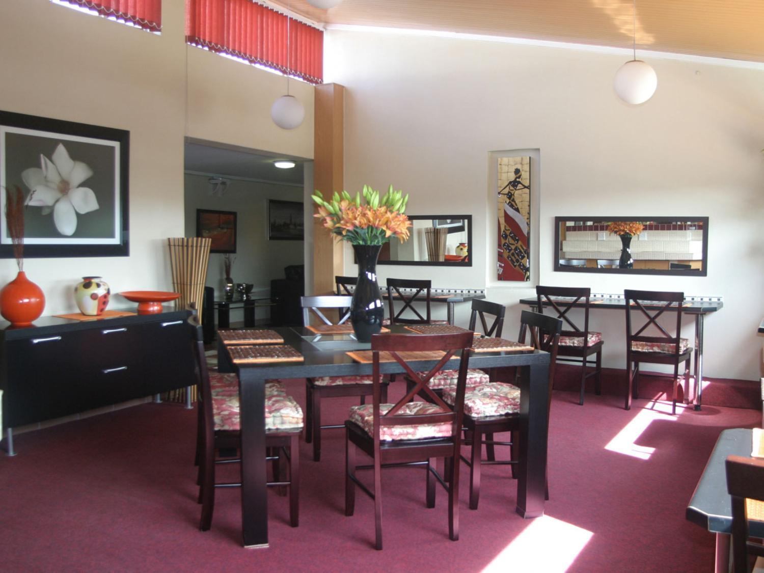 Queen's Place