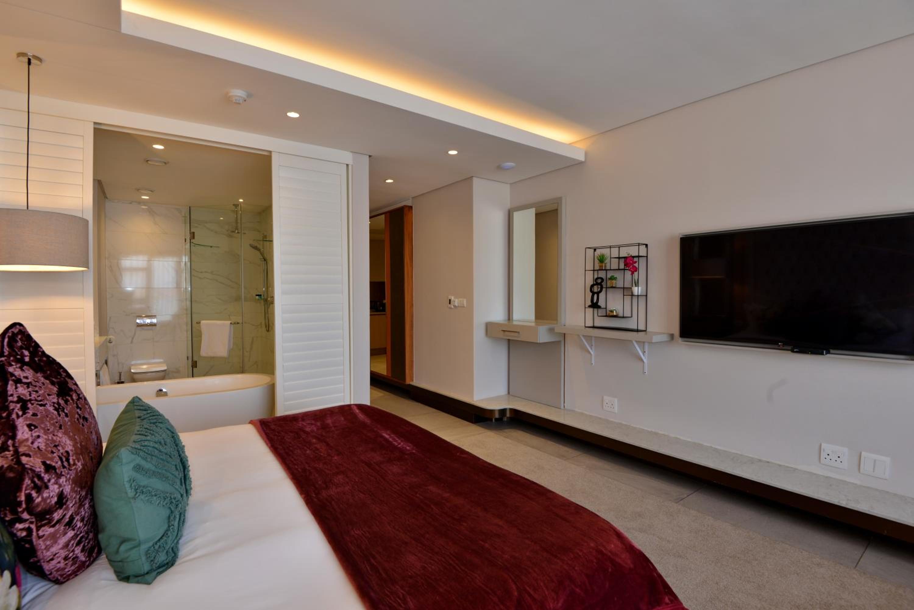 Houghton Suites