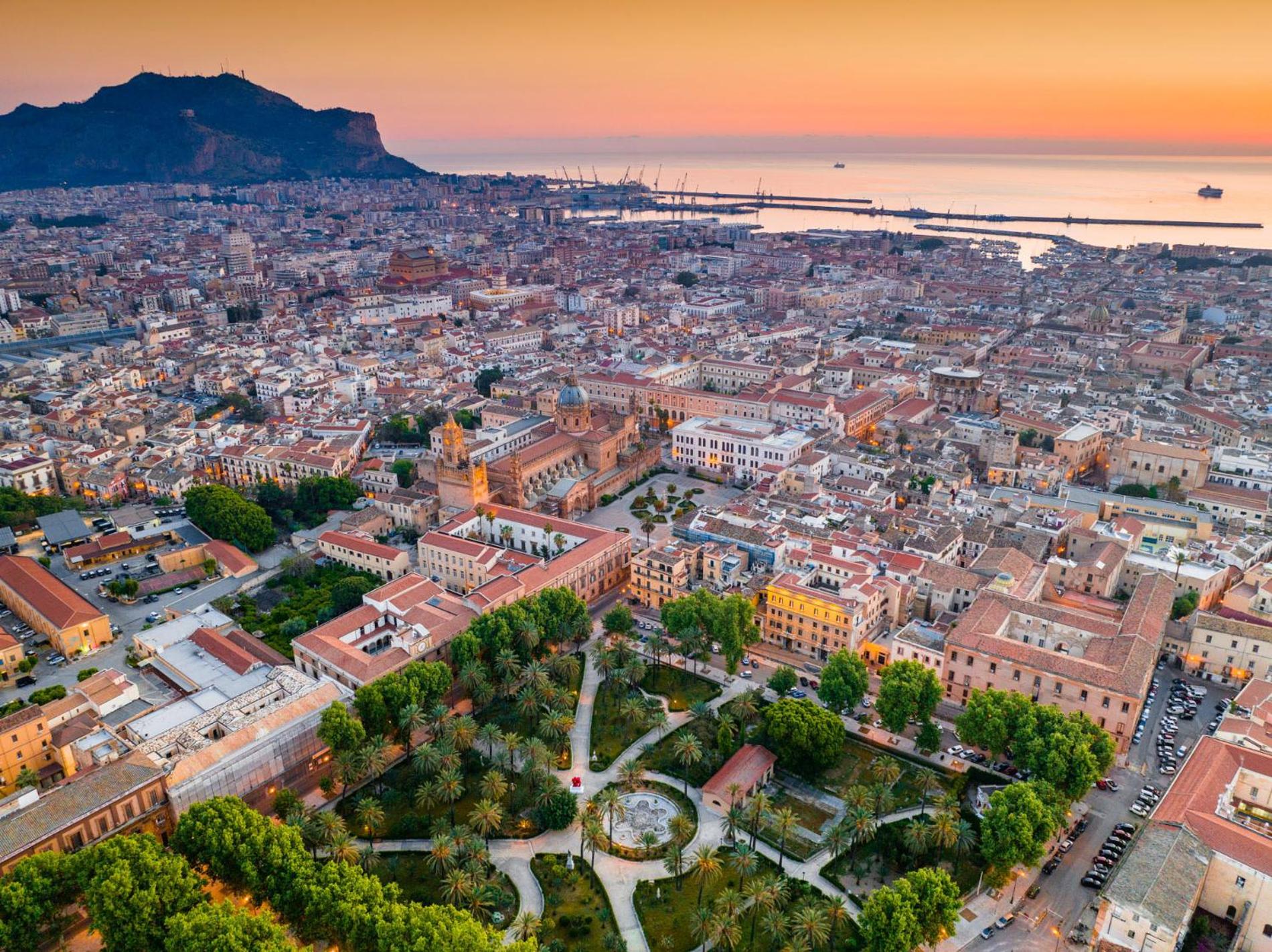 Gioiamia Luxury Suite a pochi passi dalla Cattedrale view 4