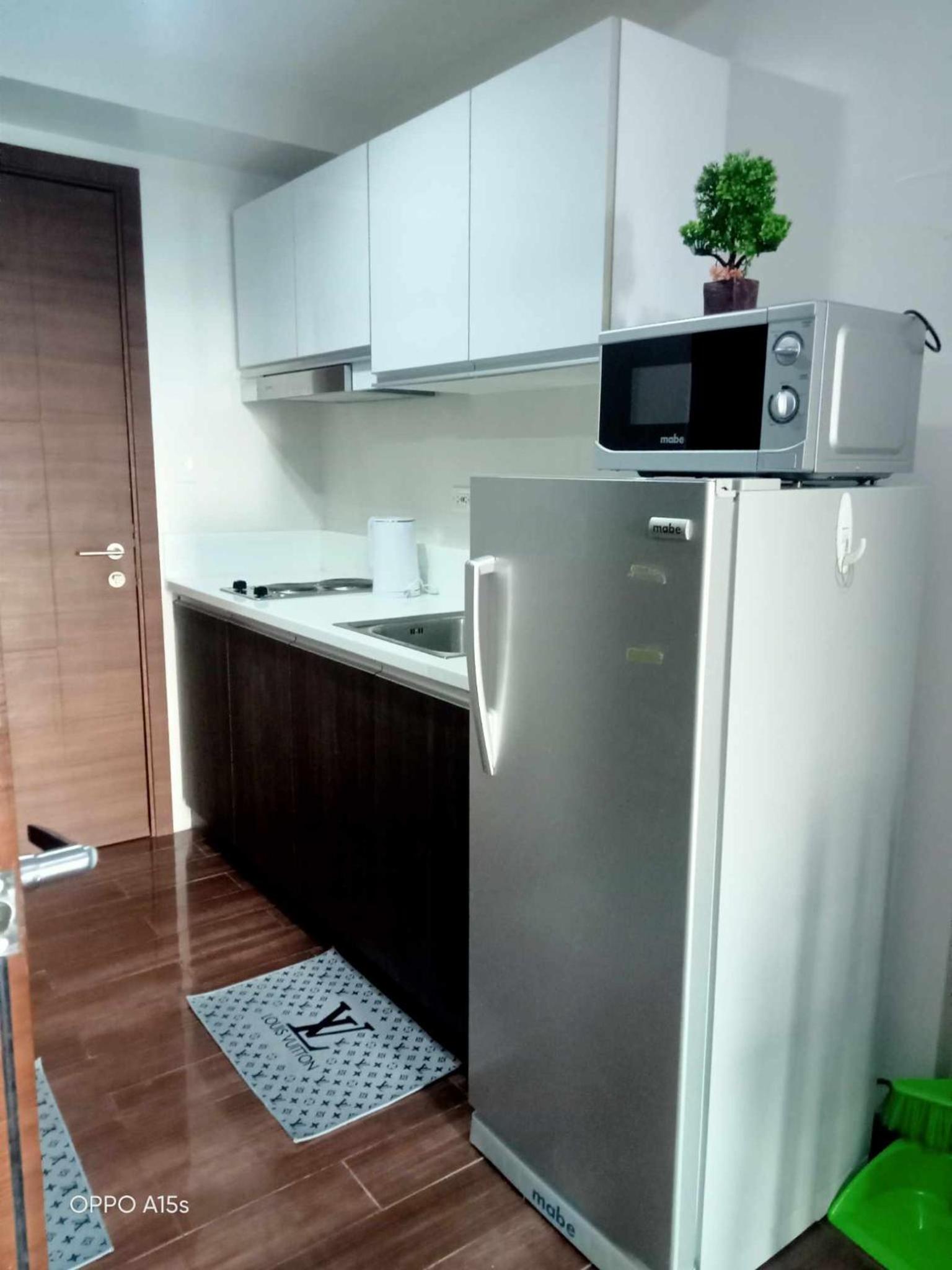 Home in the Business District Makati view 5
