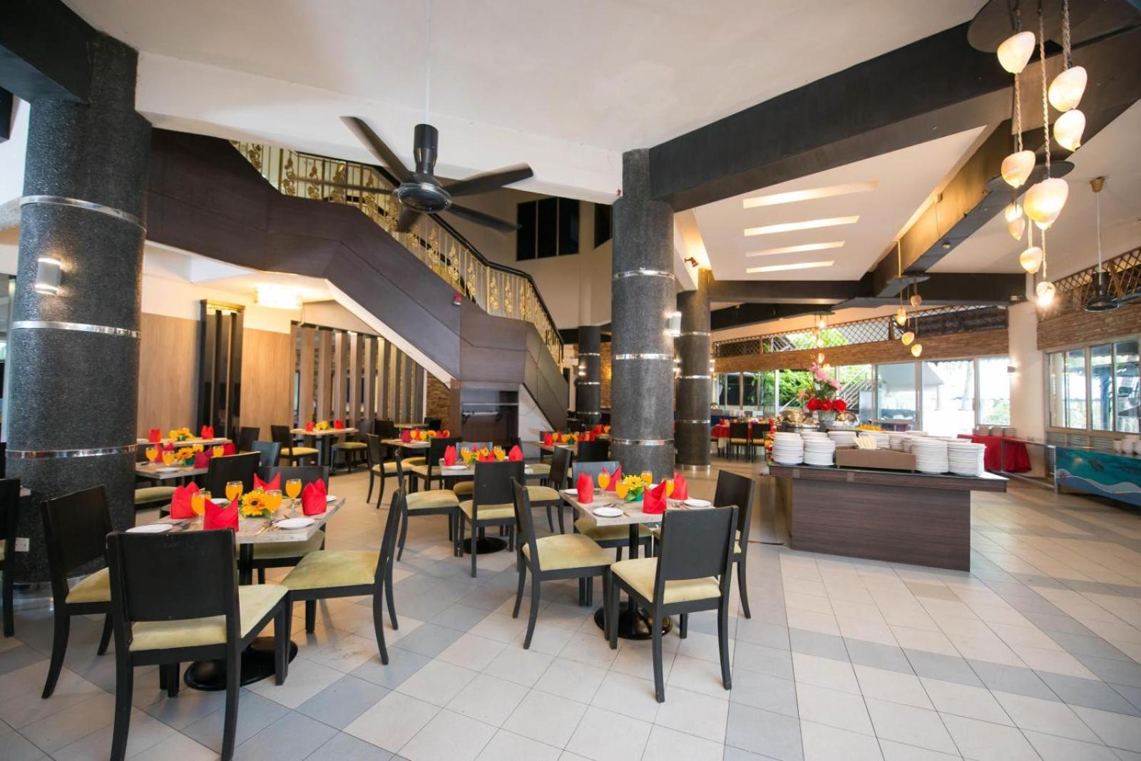 Glory Beach Resort 7+2 PAX Seaview Suite photo 4