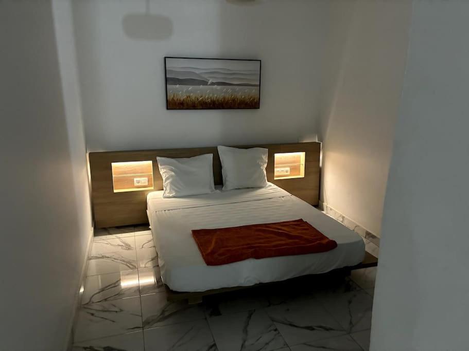 (LPK0B) Loft Modern Wifi HD view 2
